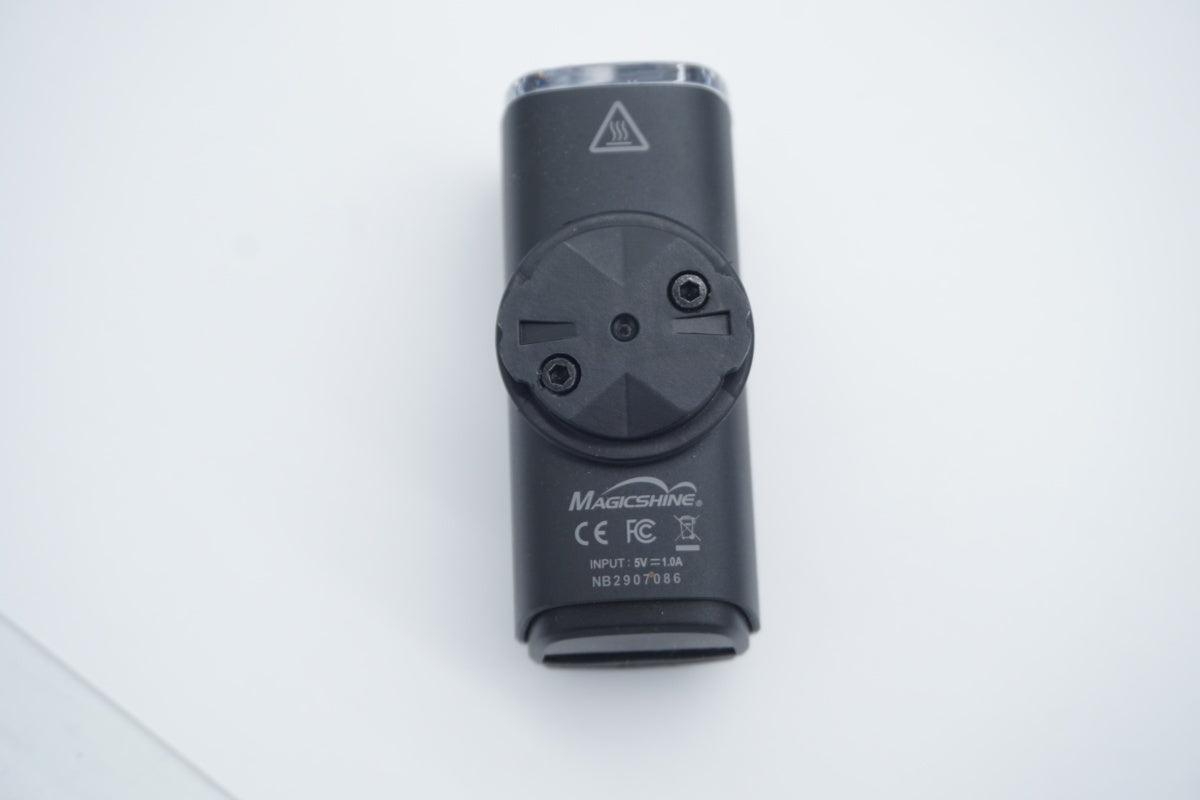 OLIGHT 「オーライト」 RN400 フロントライト/ 滋賀大津店