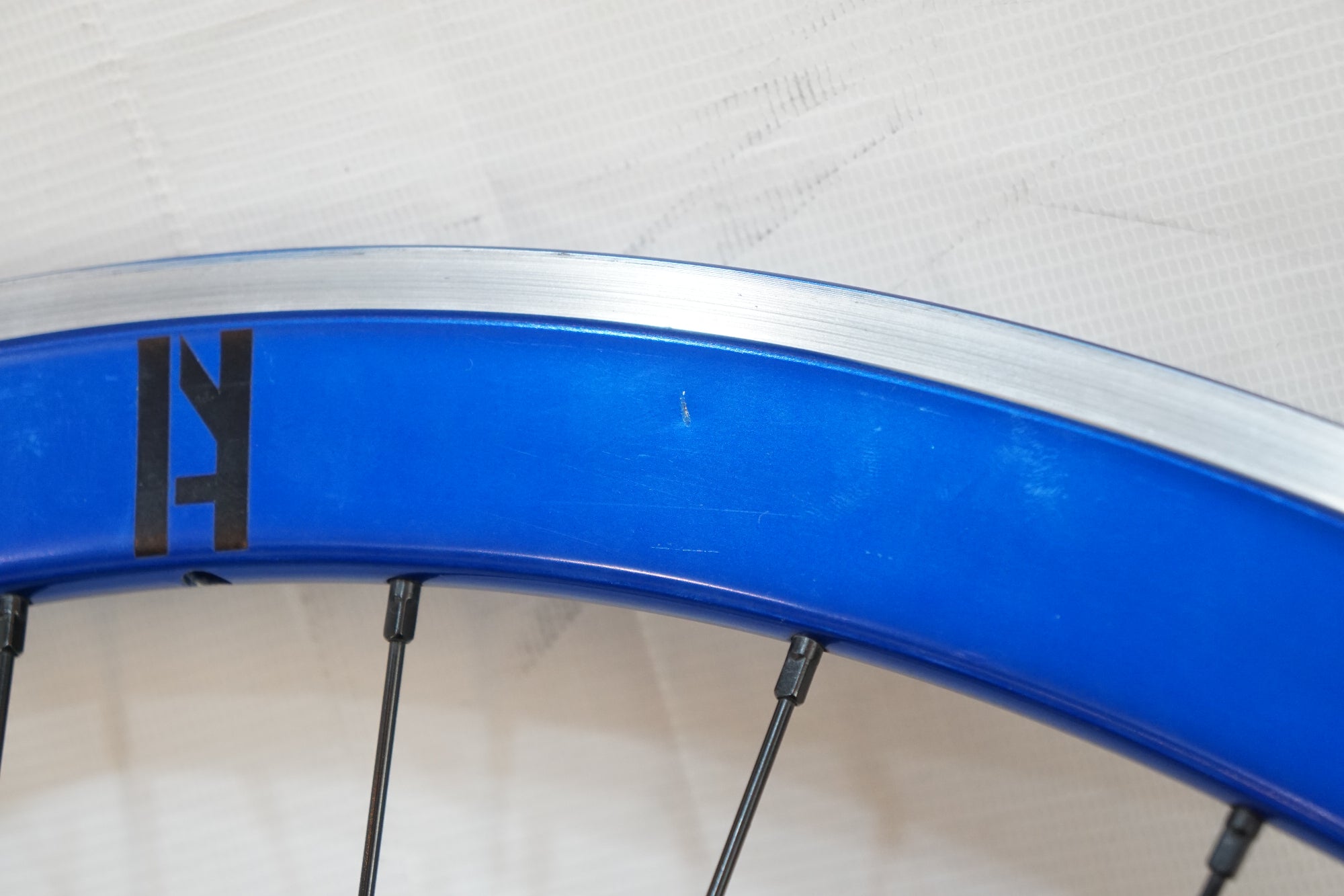 H PLUS SON 「エイチプラスサン」 GRALUS SON GRAM COMPEハブ 手組 フロントホイール / バイチャリ浦和ベース