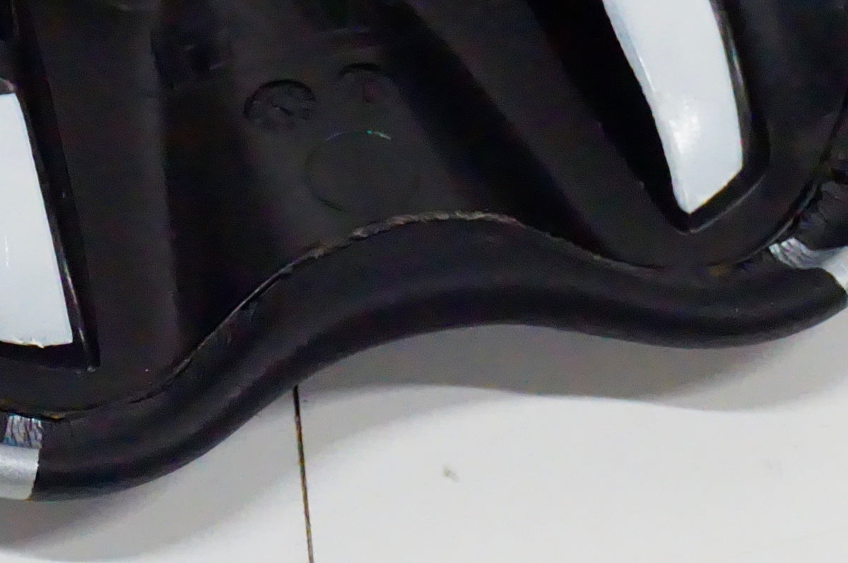 SELLE ITALIA 「セライタリア」 SLR KIT CARBONIO FLOW サドル / 名古屋大須店