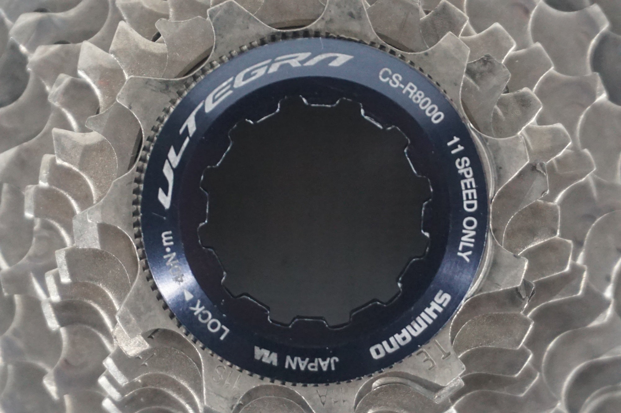 SHIMANO 「シマノ」 ULTEGRA CS-R8000 11-30T スプロケット / 阪急塚口