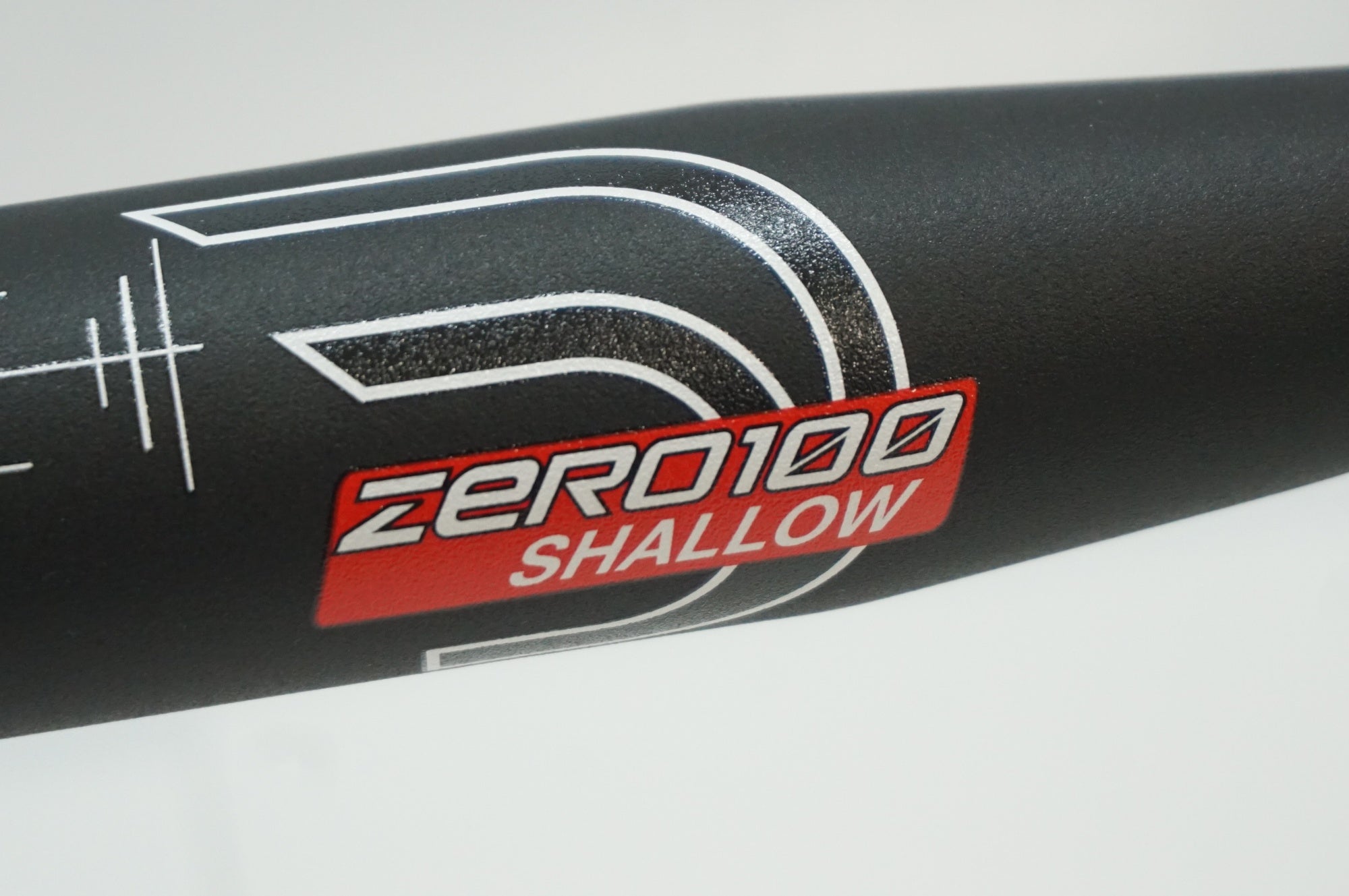 DEDA 「デダ」 ZERO100 SHALLOW φ31.7 440mm ハンドル / 福岡アイランドシティ店