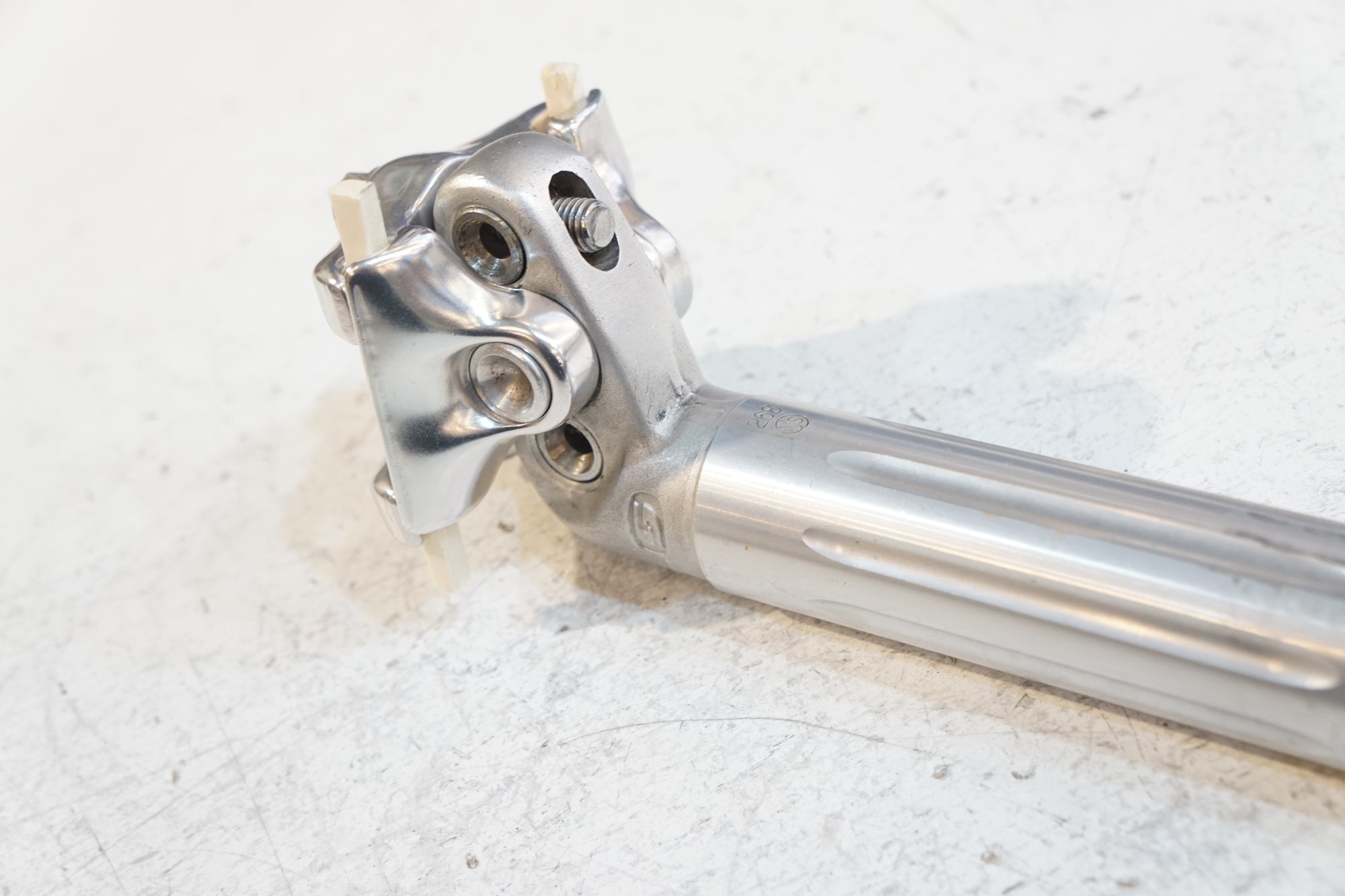 SUGINO 「スギノ」 MIGHTY NJS φ26.8 205mm シートポスト / バイチャリ浦和ベース