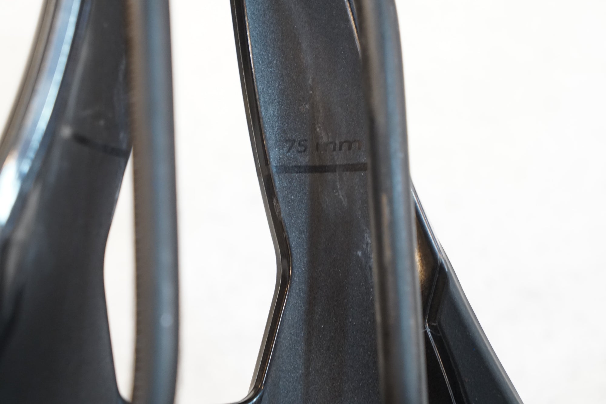 FIZIK 「フィジーク」 VENTO ARGO R5 サドル / バイチャリ浦和ベース