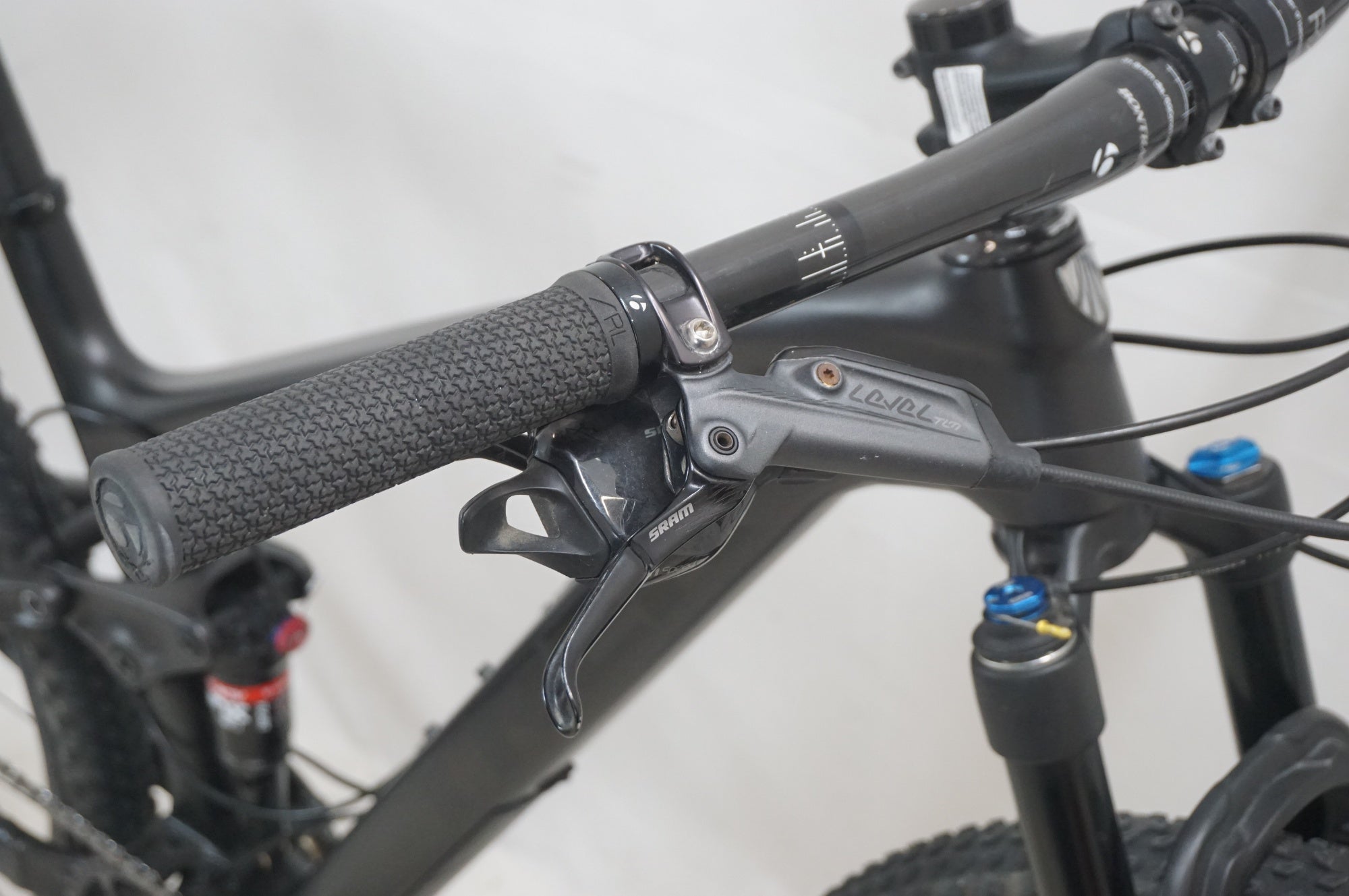 TREK 「トップフューエル」 TOP FUEL 9.8 SL 2017年モデル マウンテンバイク / 福岡店