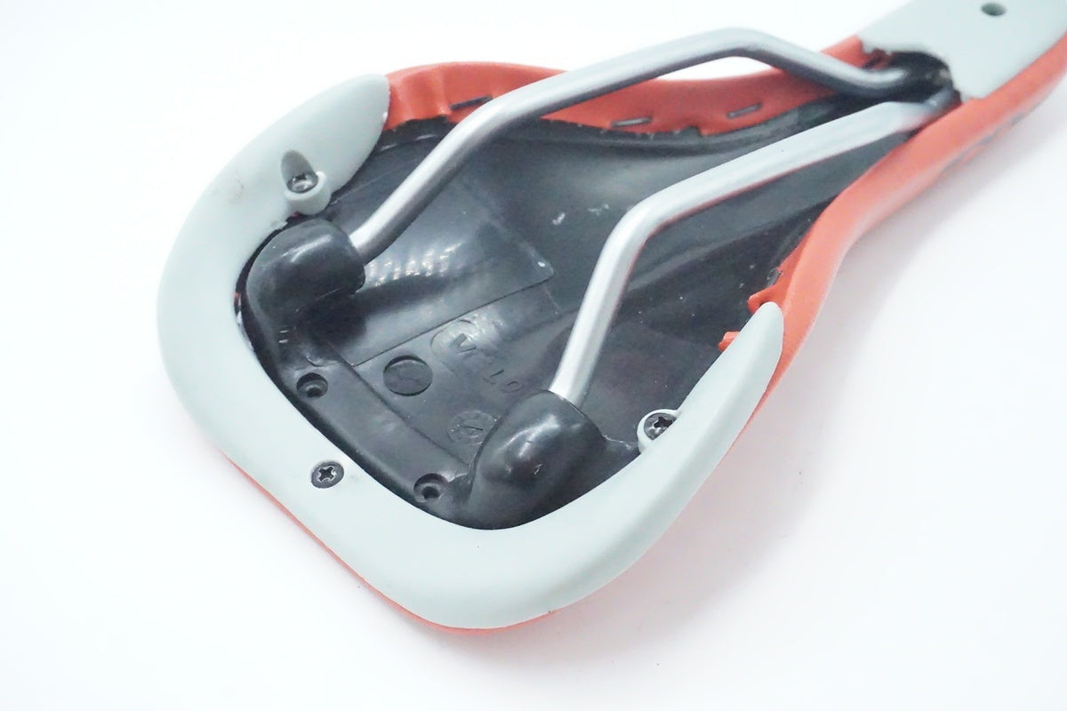 FUJI「フジ」 VELO サドル/ 京都西院店