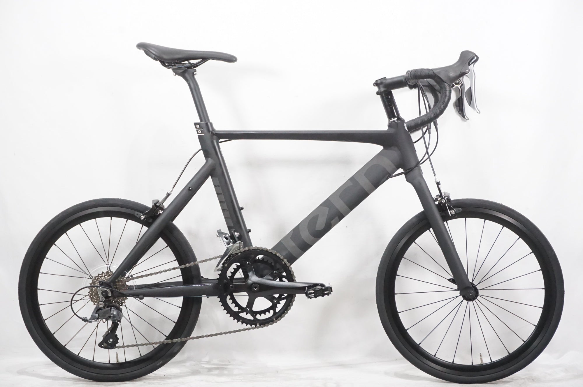 TERN 「ターン」 SURGE 2025年モデル 20インチ ミニベロ / AKIBA店