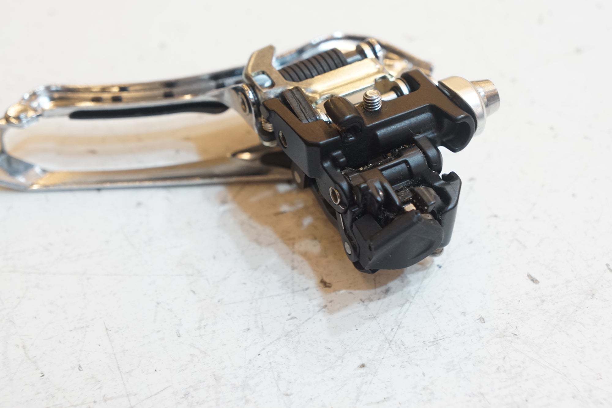 SHIMANO 「シマノ」 105 FD-R7000 フロントディレイラー / バイチャリ浦和ベース