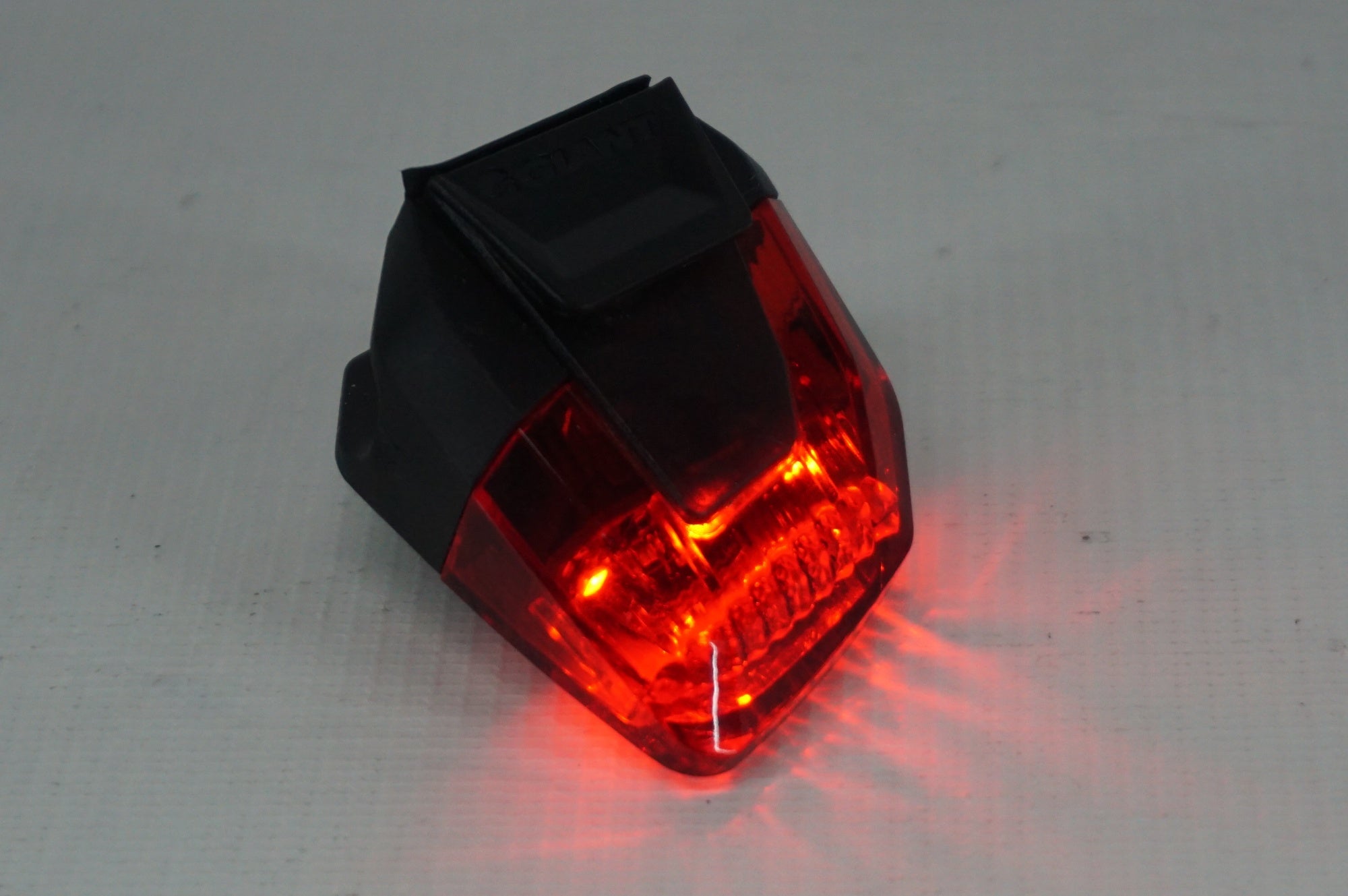 GIANT 「ジャイアント」 テールライト / 阪急塚口店