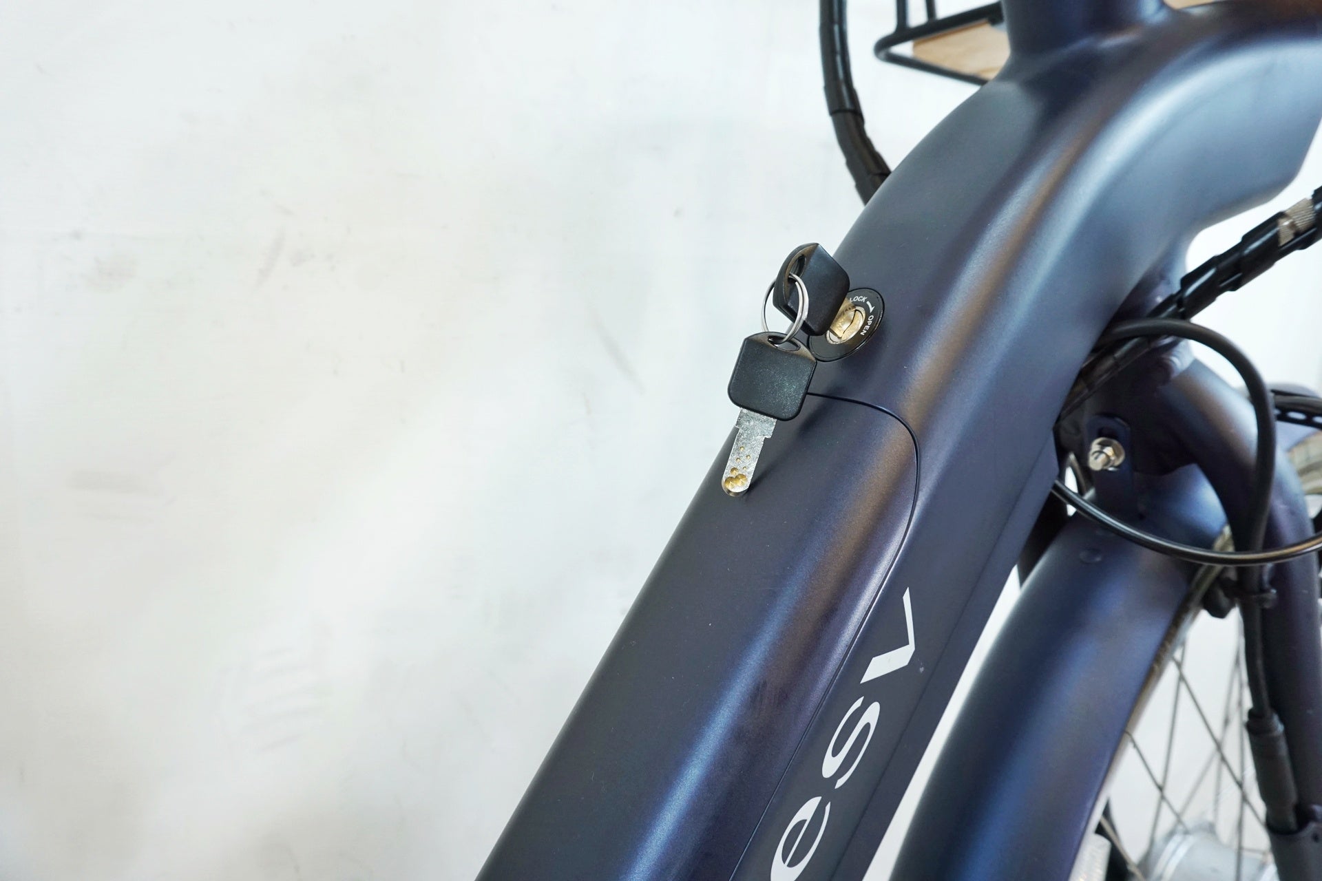 BESV 「ベスビー」 CF1 LENA 2019年モデル 電動アシスト自転車 / 有明ガーデン店