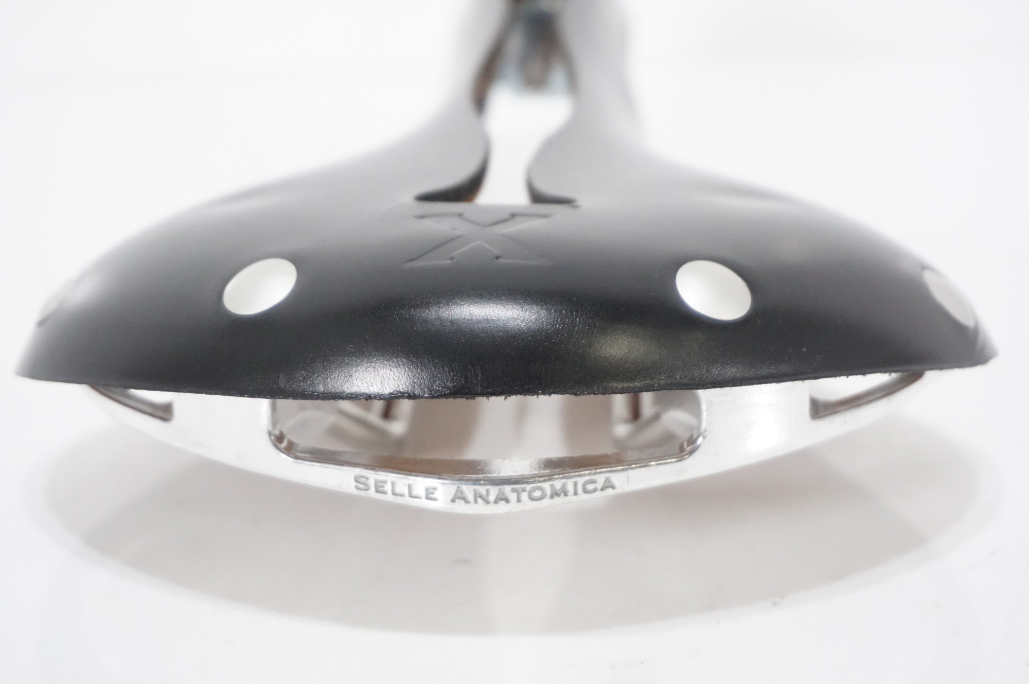 SELLE ANATOMICA 「セラ アナトミカ」 X2 サドル / AKIBA店