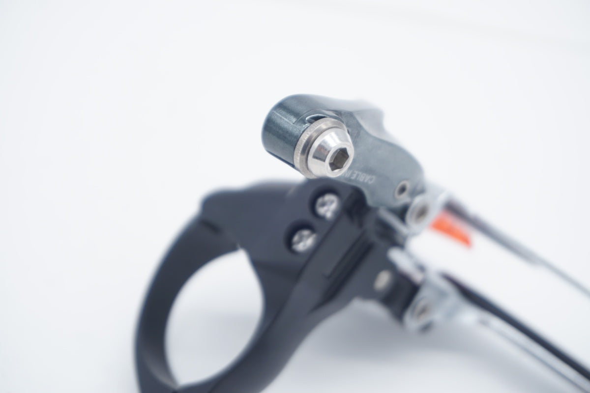 【新品未使用】シマノ フロントディレイラー Tiagra FD-4700-BＭ6 SHIMANO 「シマノ」 TIAGRA FD-4700 フロントディレイラー