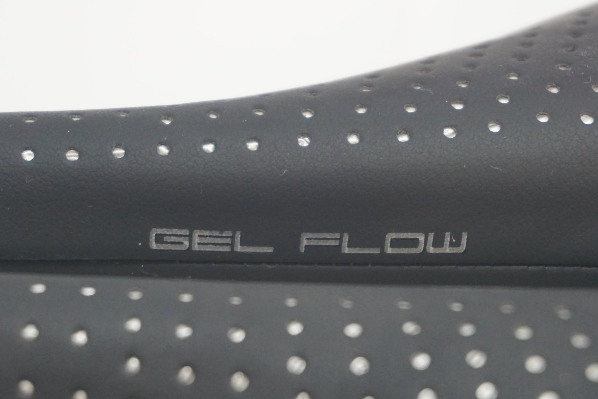 SELLE ITALIA 「セライタリア」 LADY SMALL GEL FLOW サドル / 福岡店