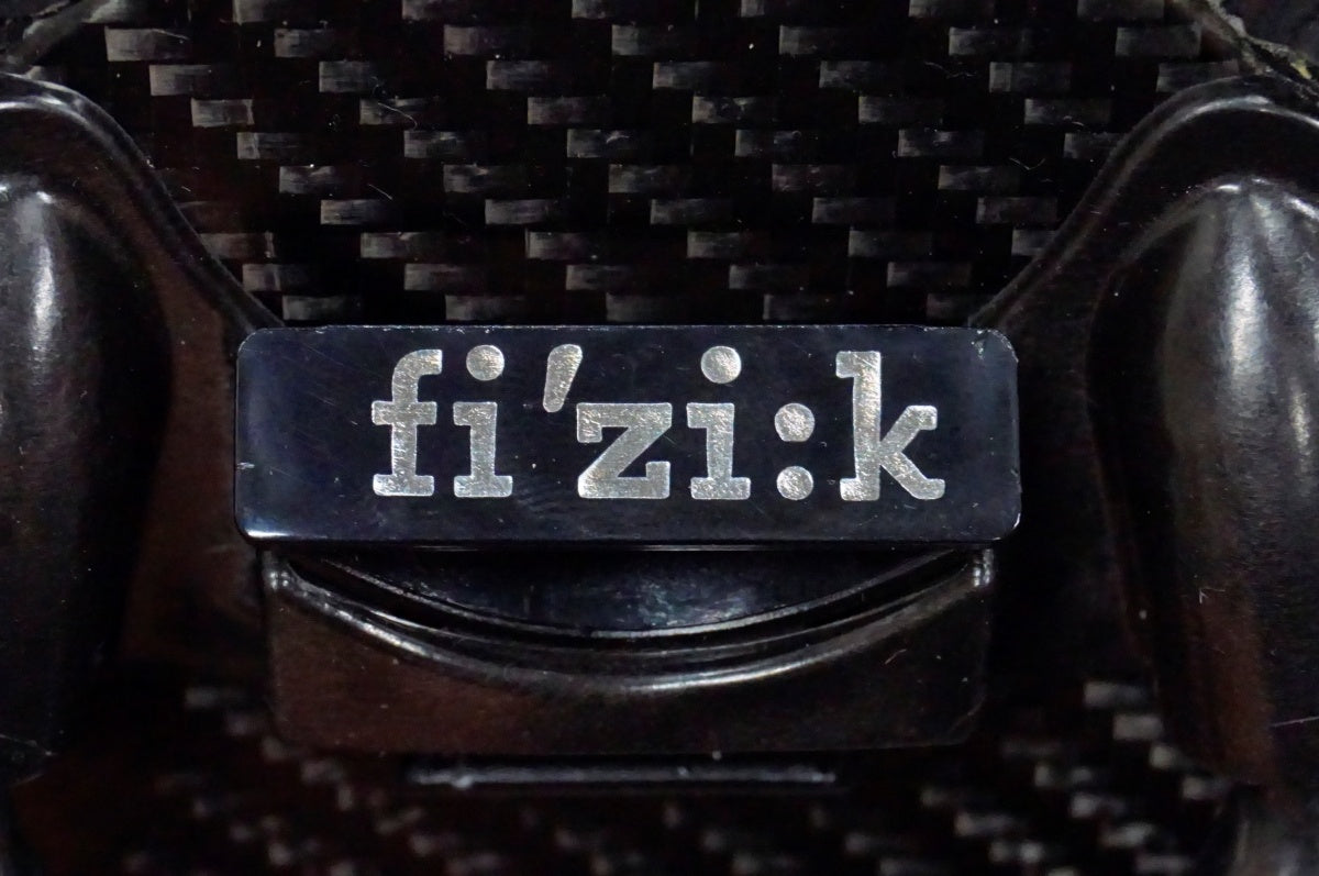 FIZIK 「フィジーク」 ANTARES R1 カーボンレール サドル / 名古屋大須