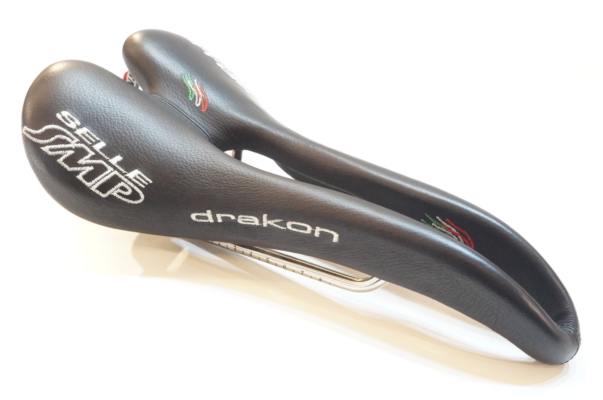 SELLE SMP 「セラエスエムピー」 DRAKON サドル / バイチャリ浦和ベース