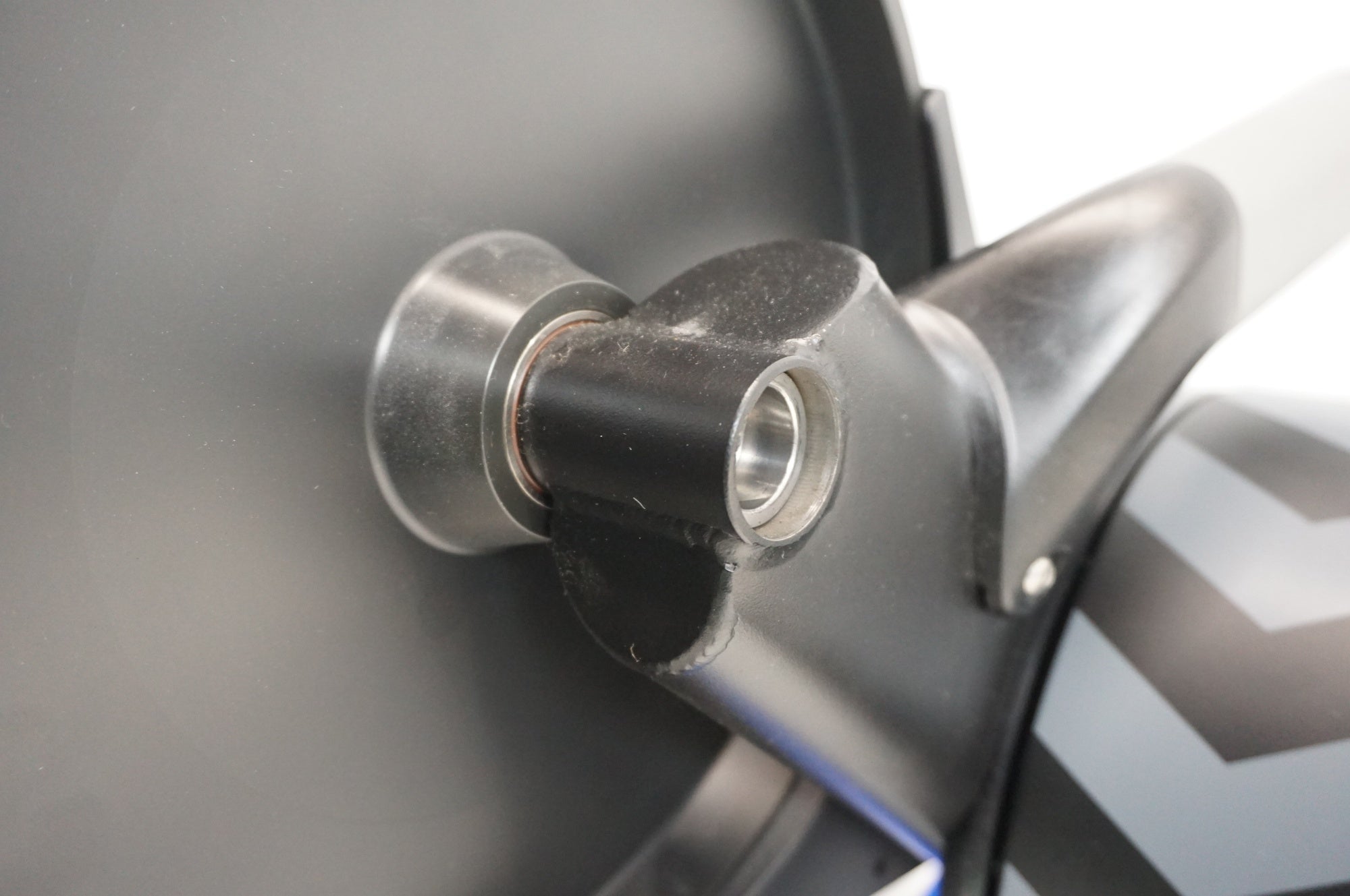 WAHOO 「ワフー」 KICKR V4 WF113 スマートトレーナー / 宇都宮店