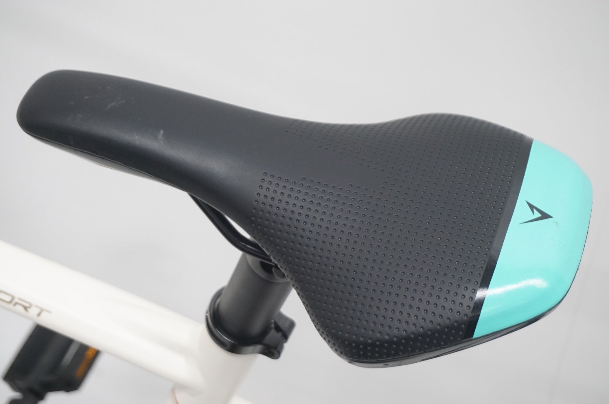BIANCHI 「ビアンキ」 C SPORT2 DISC 2025年モデル クロスバイク