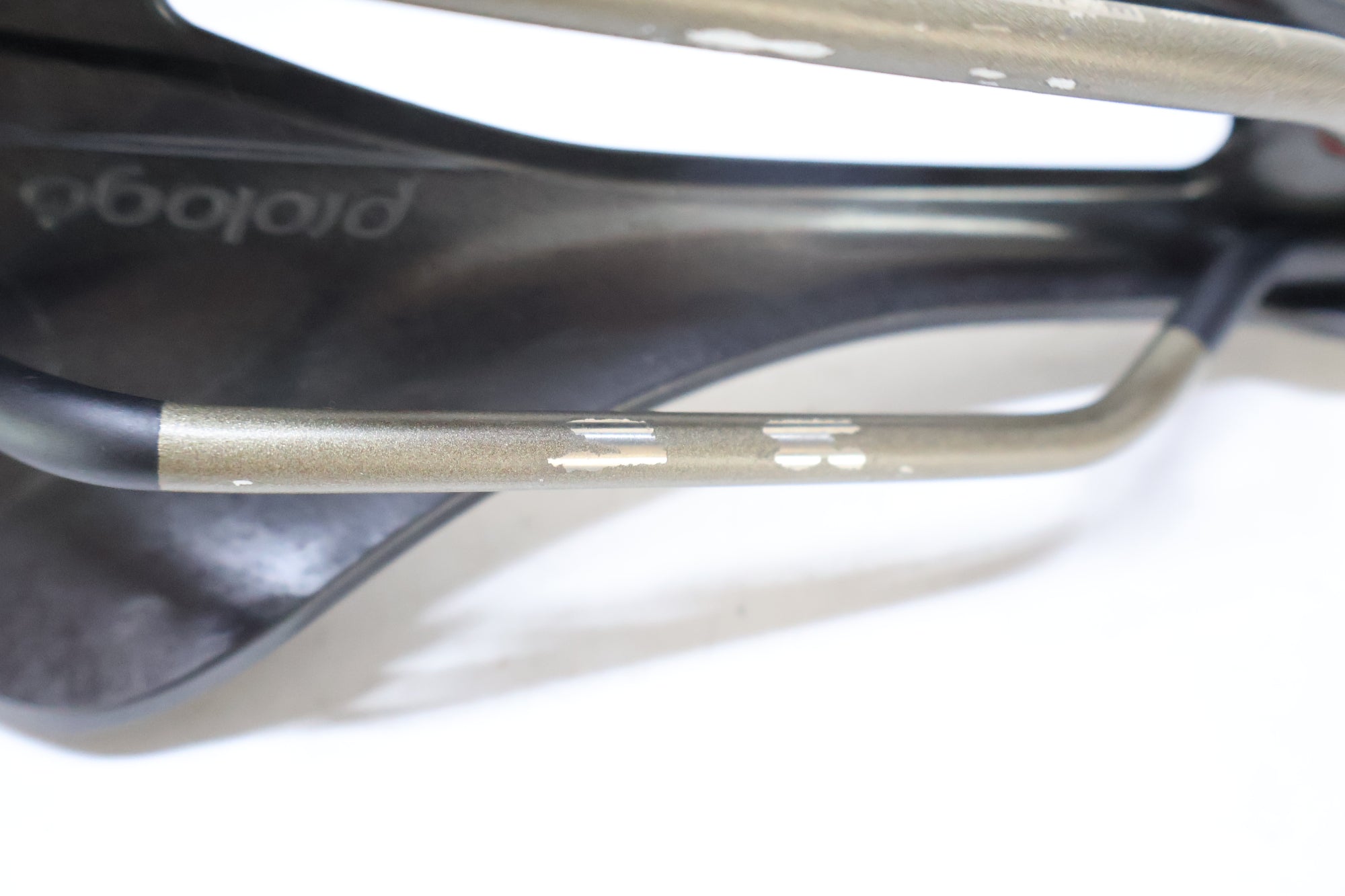 PROLOGO 「プロロゴ」 SCRATCH MS TiroX サドル / 高知店