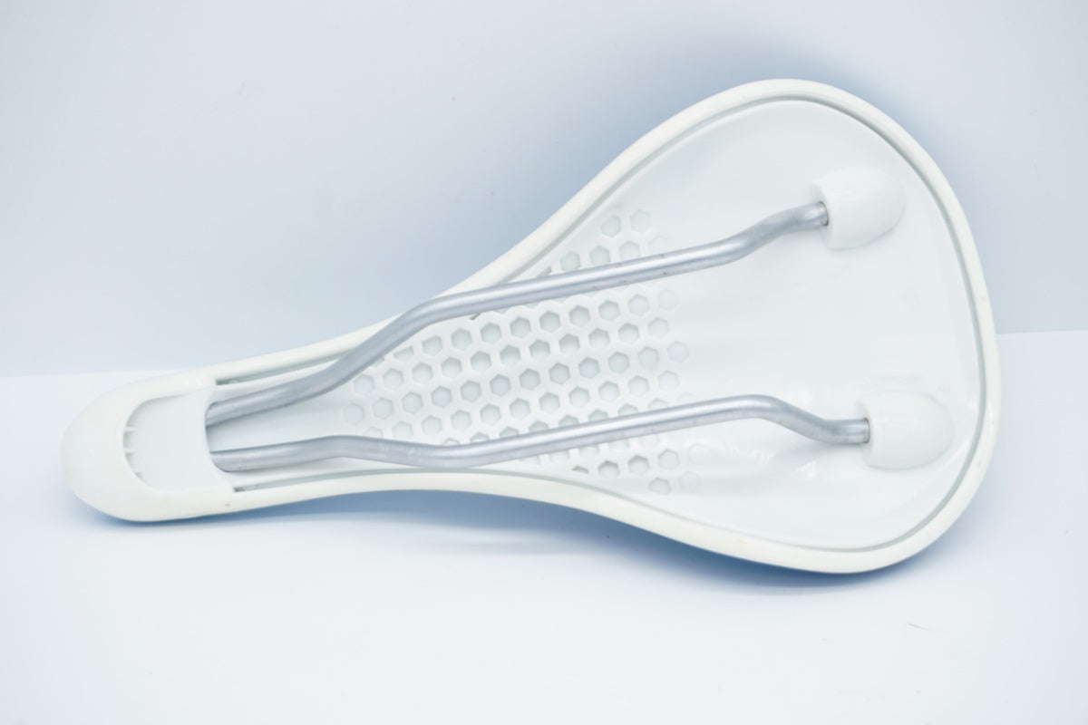 FABRIC 「ファブリック」 CELL SHALLOW ELITE サドル / 滋賀大津店