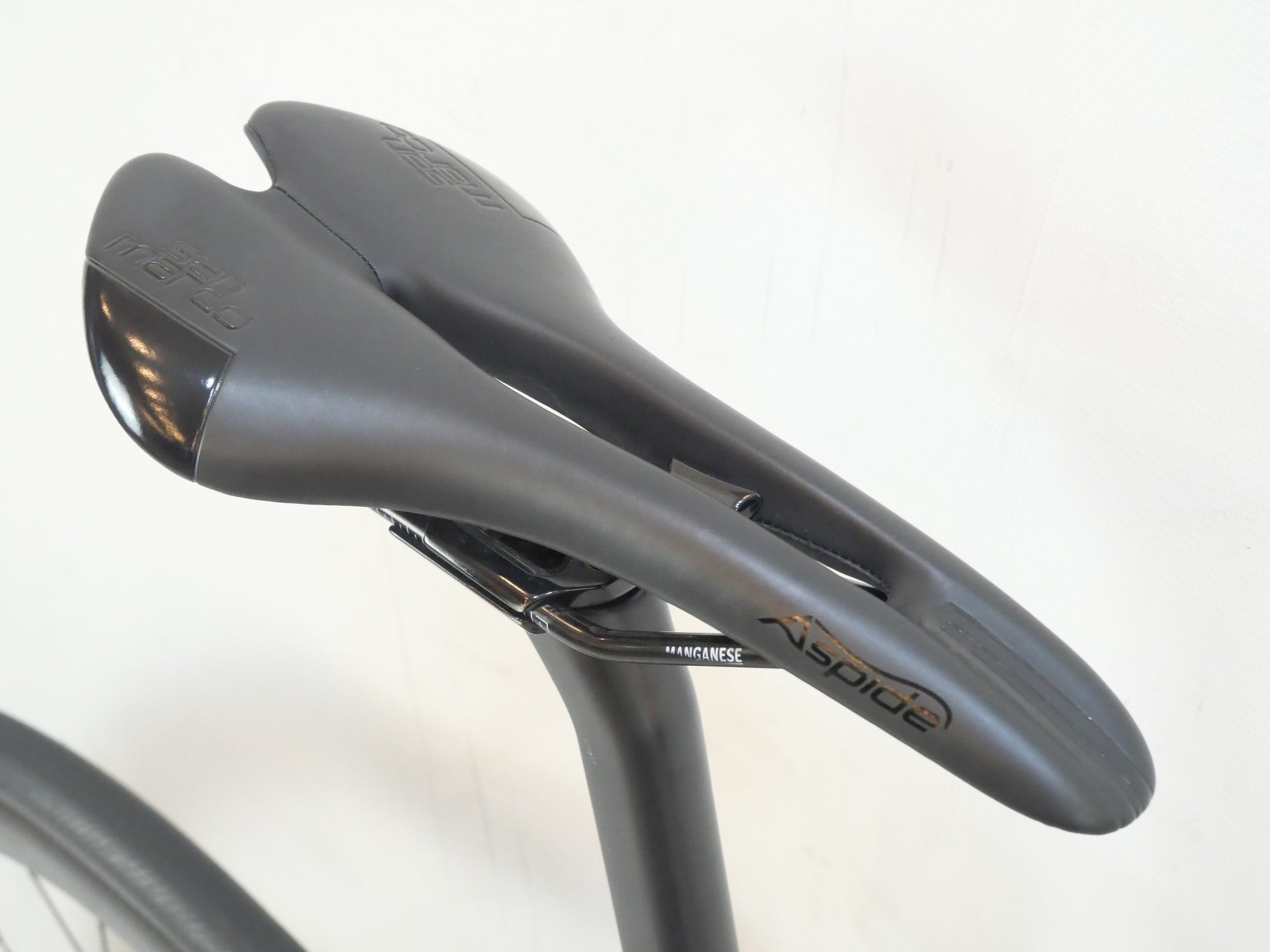FOCUS 「フォーカス」 IZALCO MAX DISC 9 ULTEGRA Di2 2020年モデル