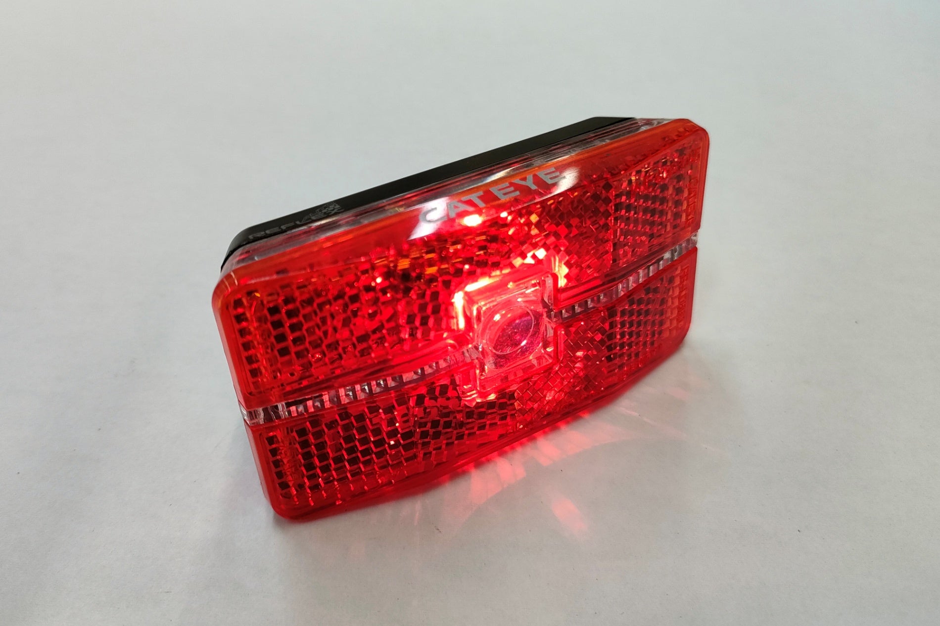 CATEYE 「キャットアイ」 REFLEX AUTO TL-LD570 リアライト / 福岡店