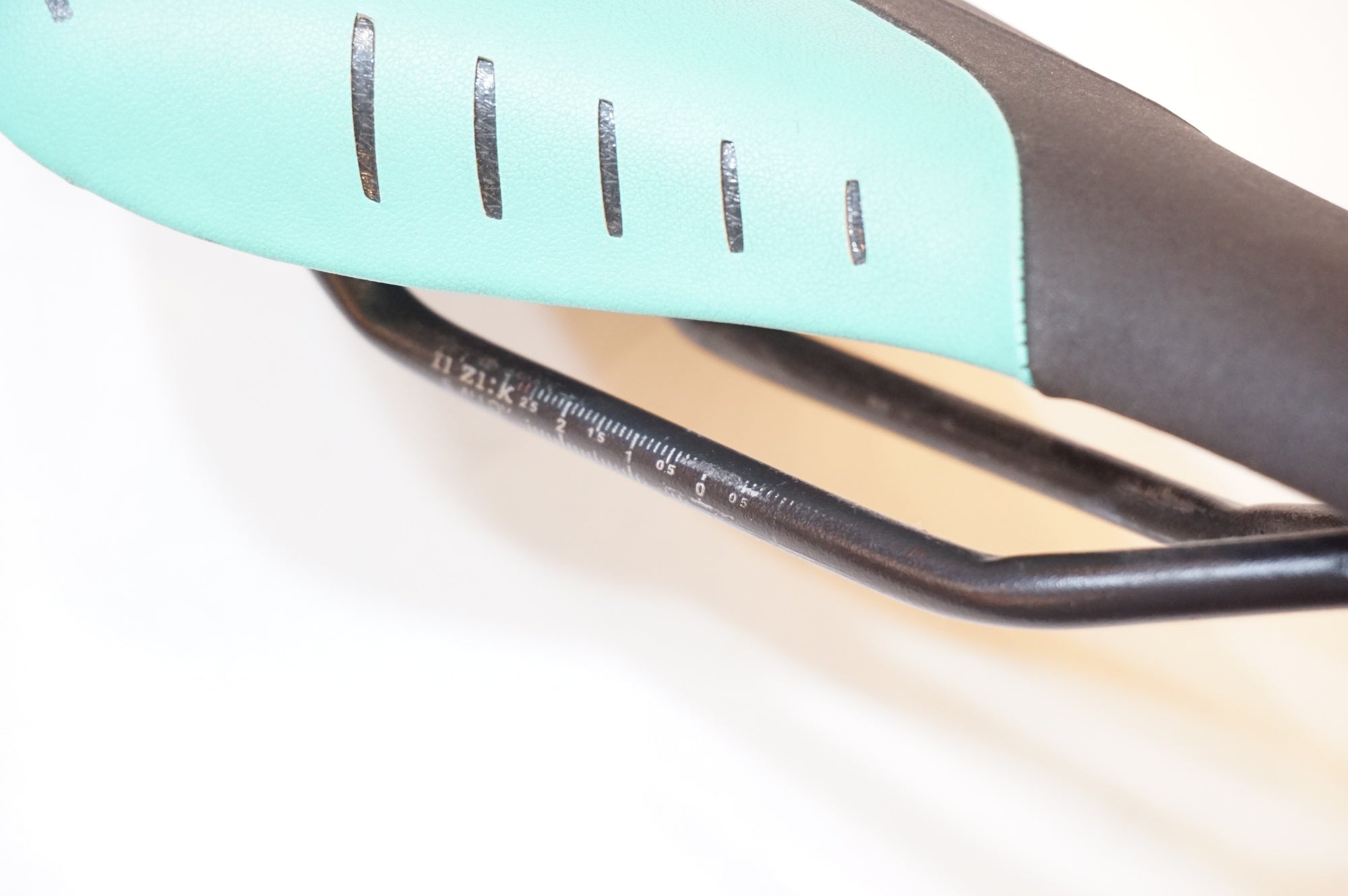 FIZIK 「フィジーク」 ANTARES R7 サドル / 浦和ベース