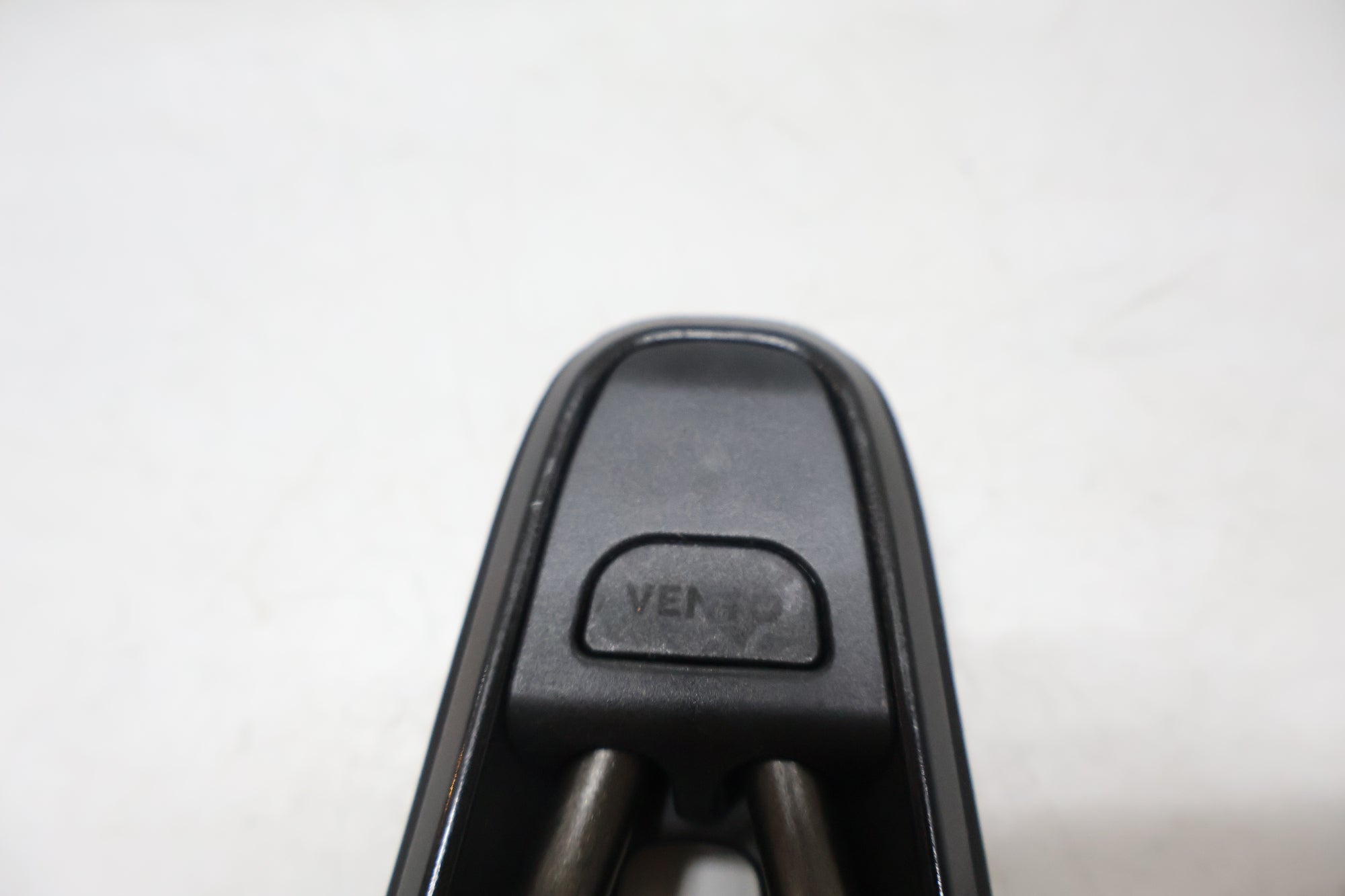 FIZIK 「フィジーク」 ARGO VENTO KIUMレール サドル / 高知店