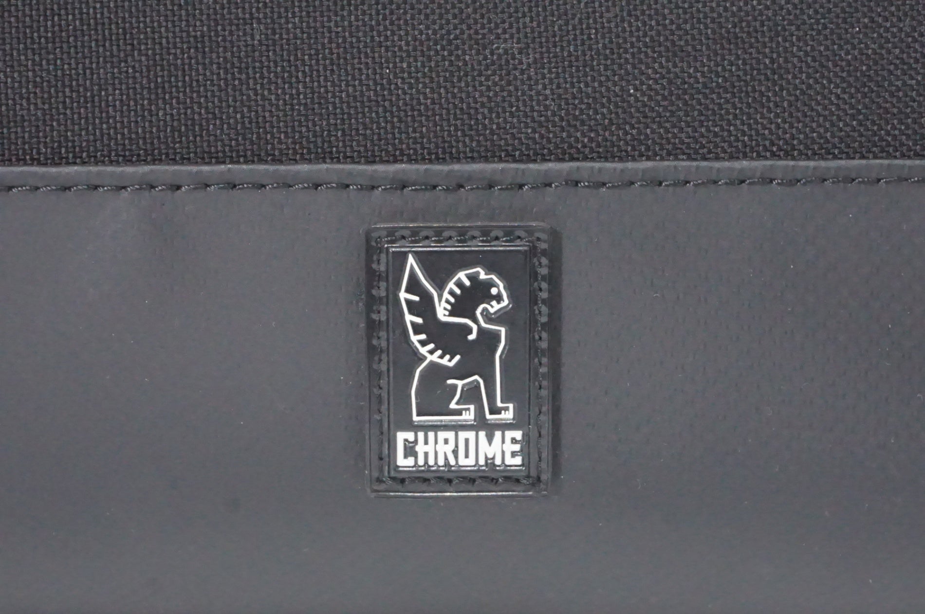 CHROME 「クローム」 DOUBULE TRACK HANDLEBAR BAG バッグ / AKIBA店