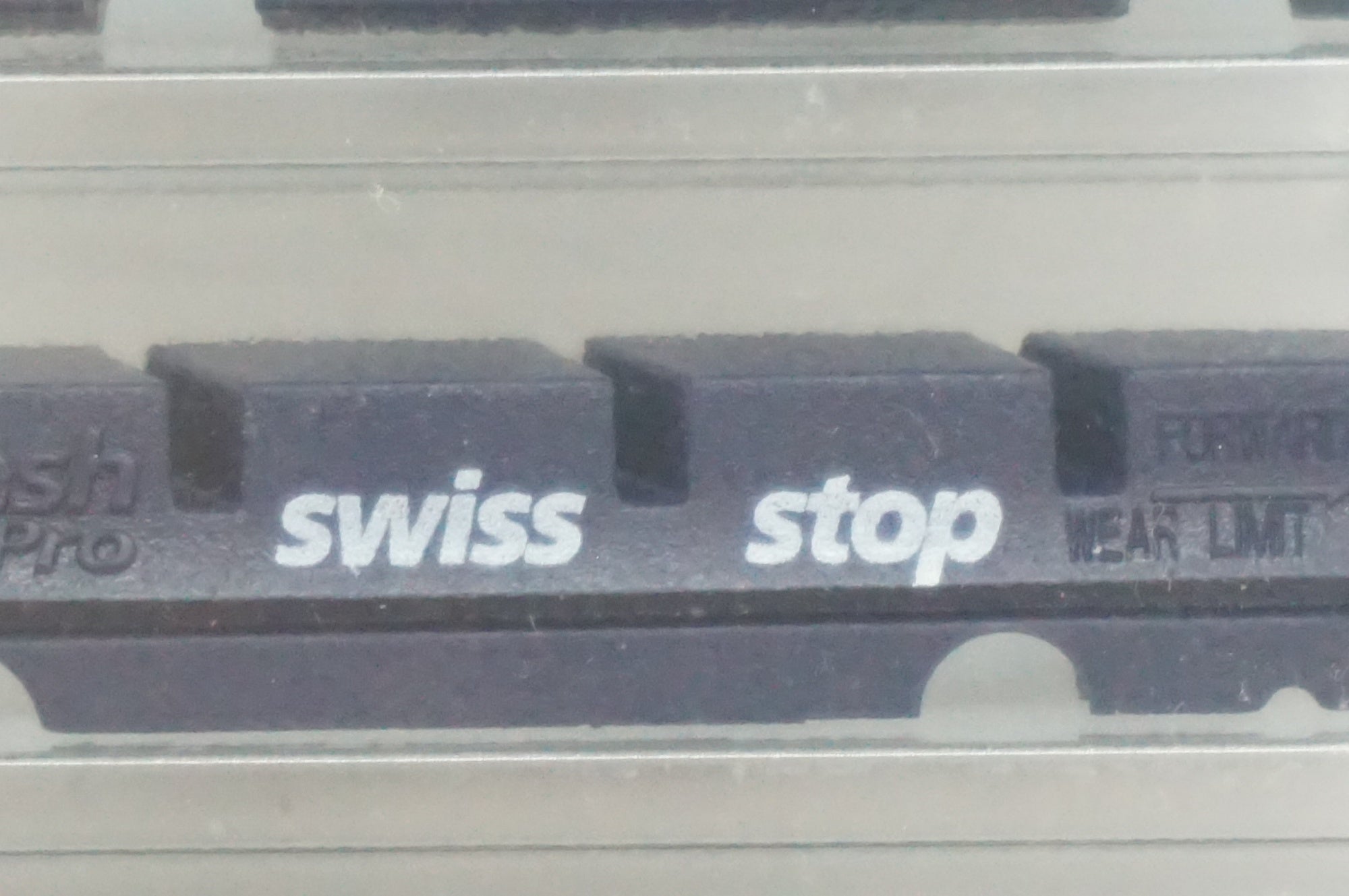 SWISS STOP 「スイスストップ」 FLASH PRO BXP ブレーキシュー / 福岡店