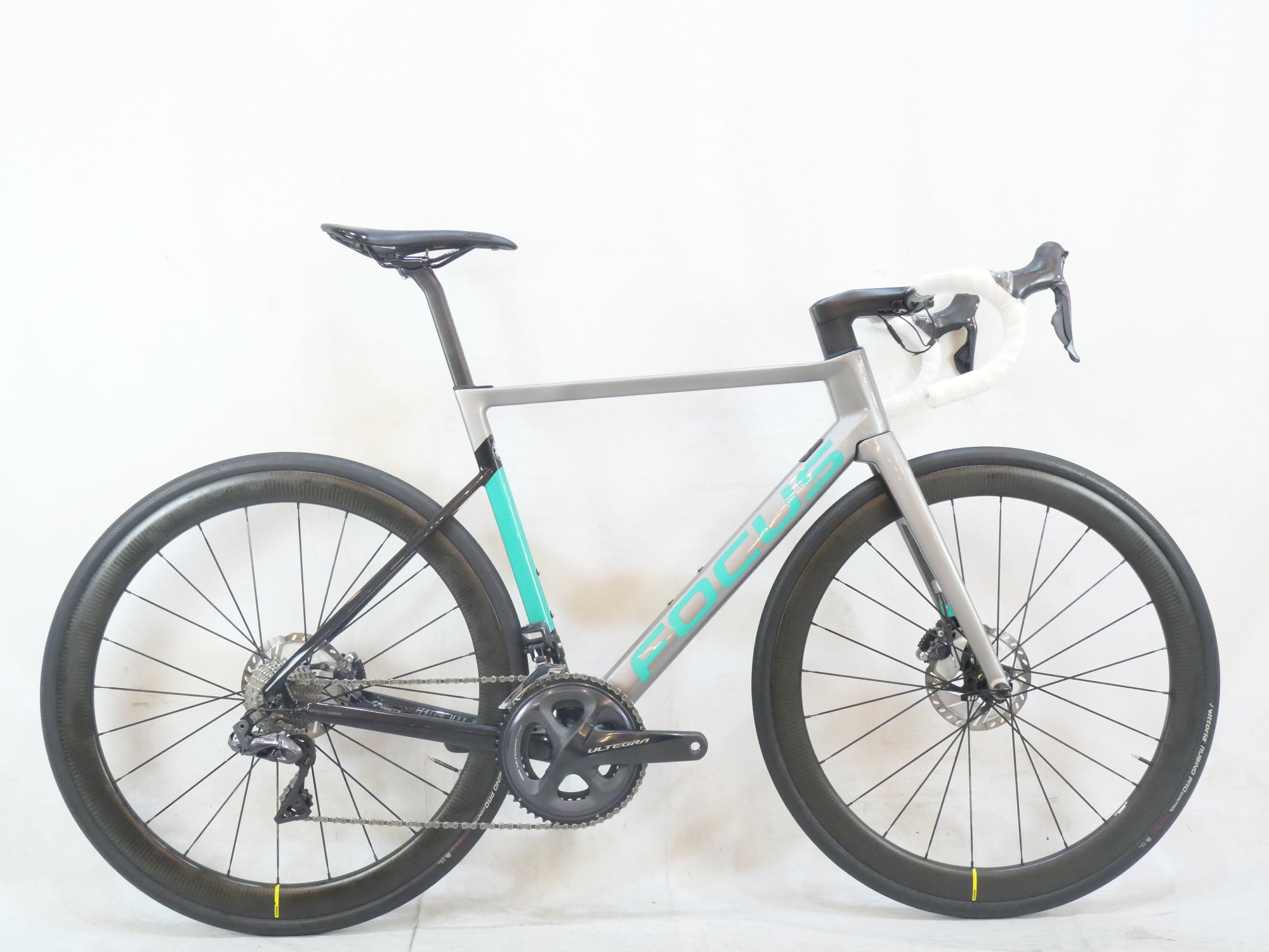 FOCUS 「フォーカズ」 IZALCO MAX DISC 9 ULTEGRA Di2 2020年モデル ロードバイク / バイチャリ浦和ベース