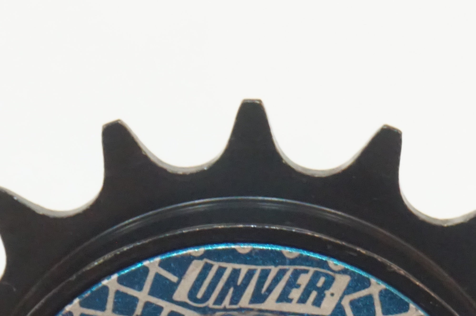 UNVER×KUWAHARA 「アンバー×クワハラ」 diavolo free wheel 17T コグ / 浦和ベース