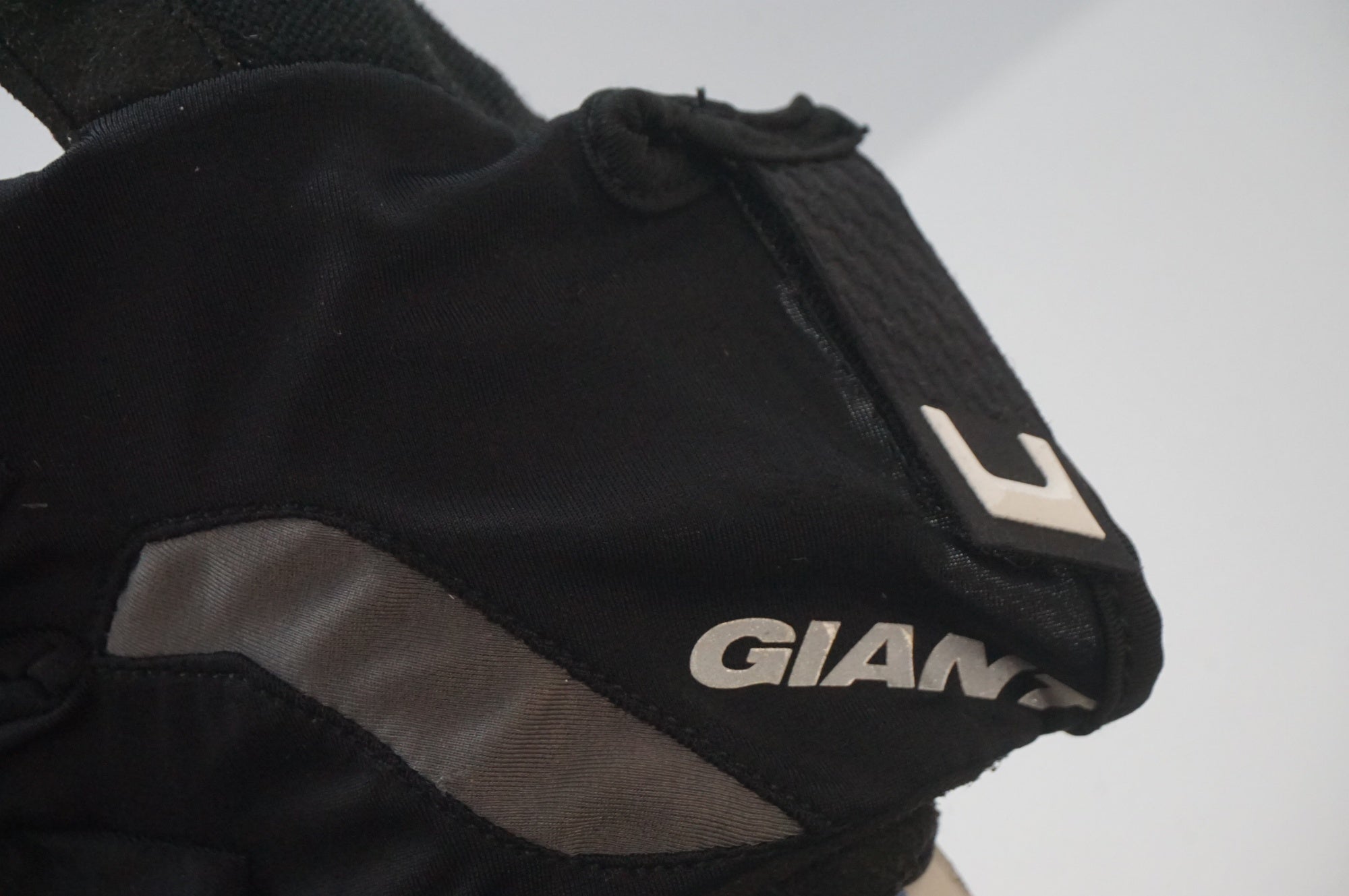 GIANT 「ジャイアント」 TOUR LF Mサイズ グローブ / 福岡店