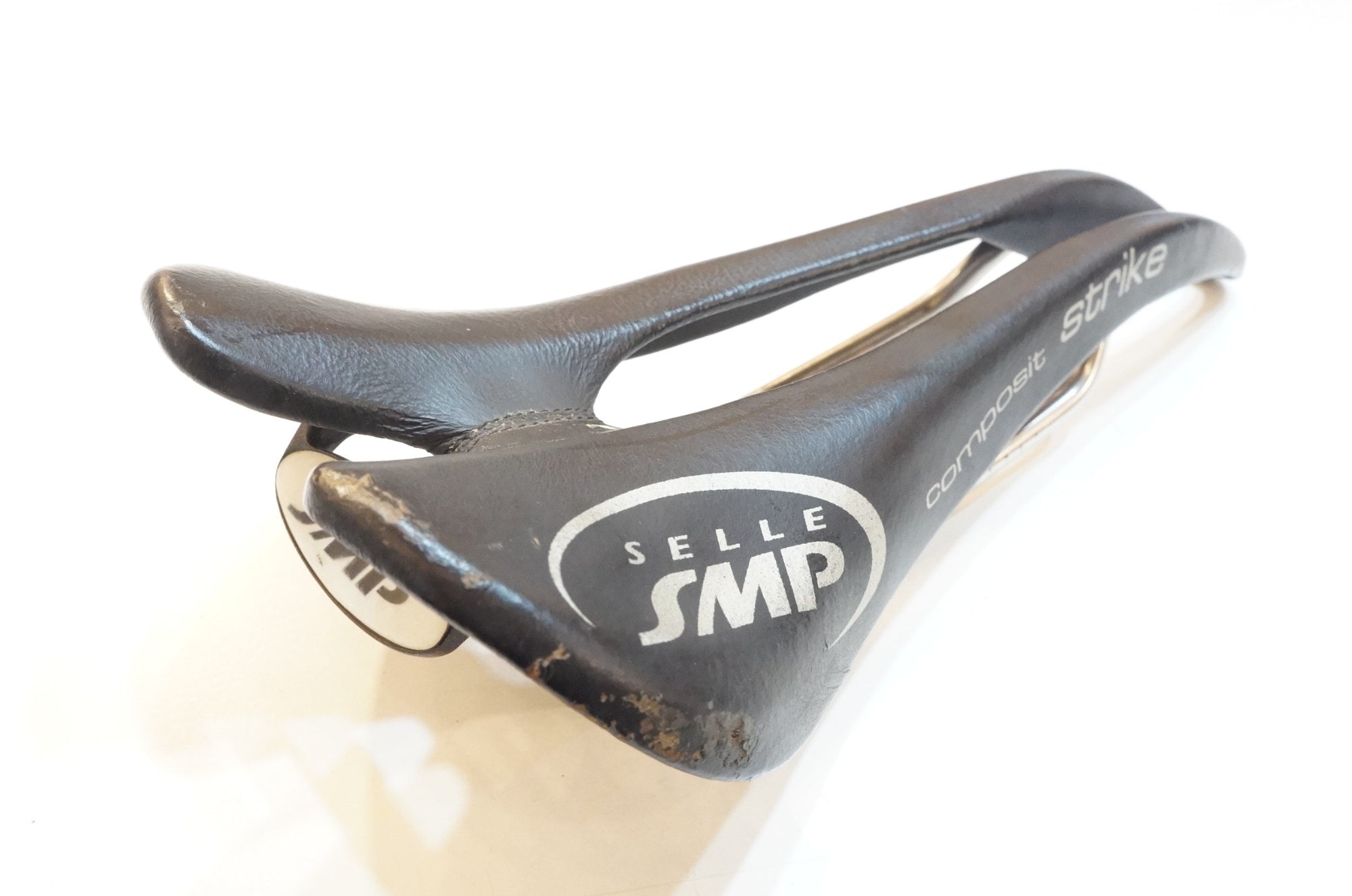 SELLE SMP 「セラエスエムピー」 STRIKE COMPOSIT サドル / バイチャリ浦和ベース