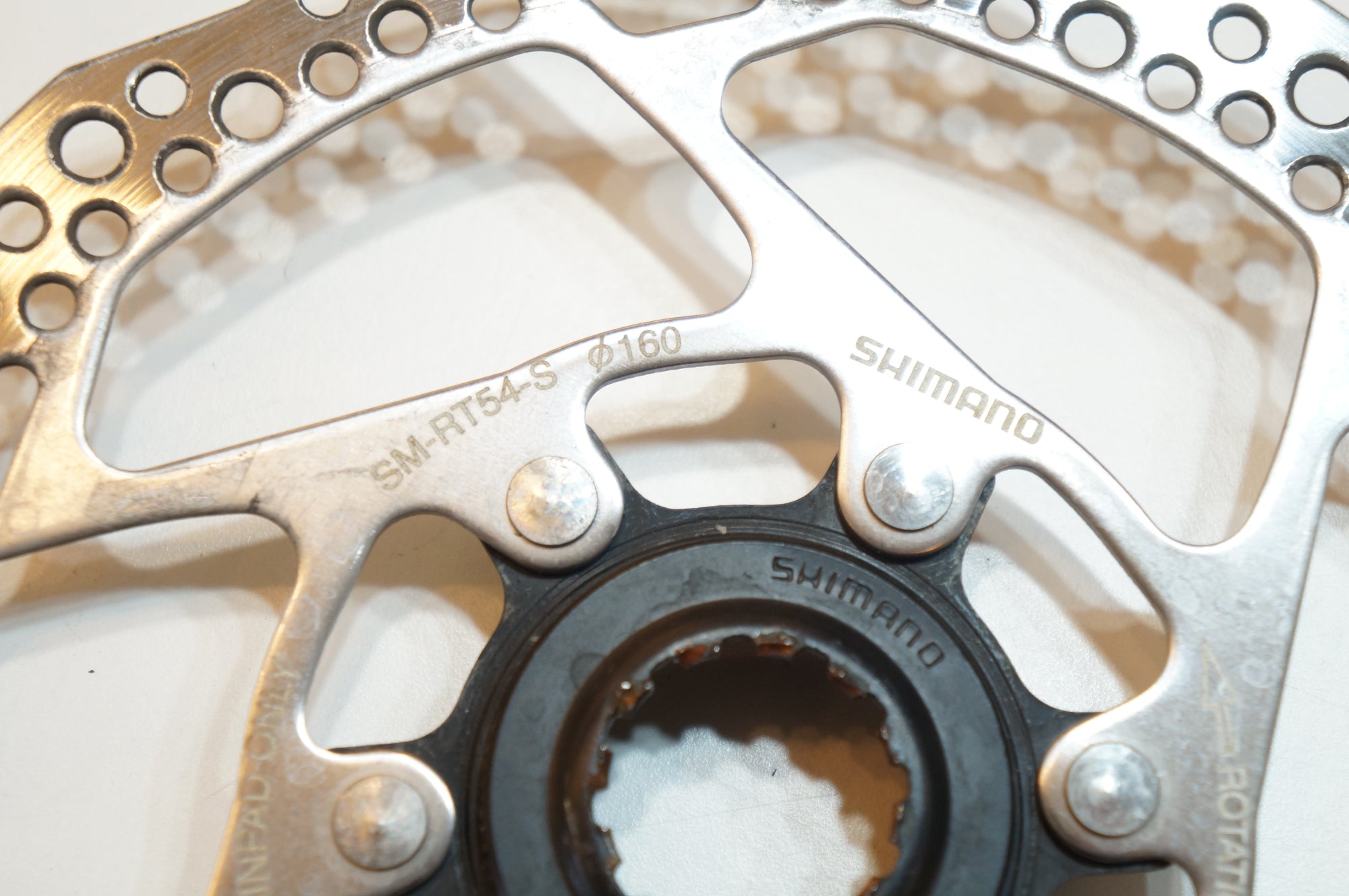 シマノ キャリパー BR-RX400・ディスク SM-RT54 セット 美品 Amazon | シマノ(SHIMANO) SM-RT54 160mm センターロック ワイドタイプ