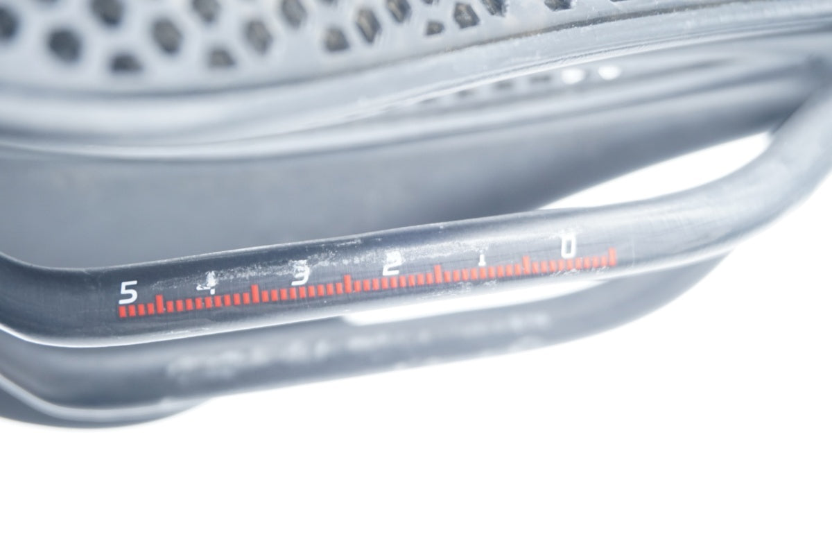 TNI 「ティーエヌアイ」 LITE FLY 3D サドル / 滋賀大津店