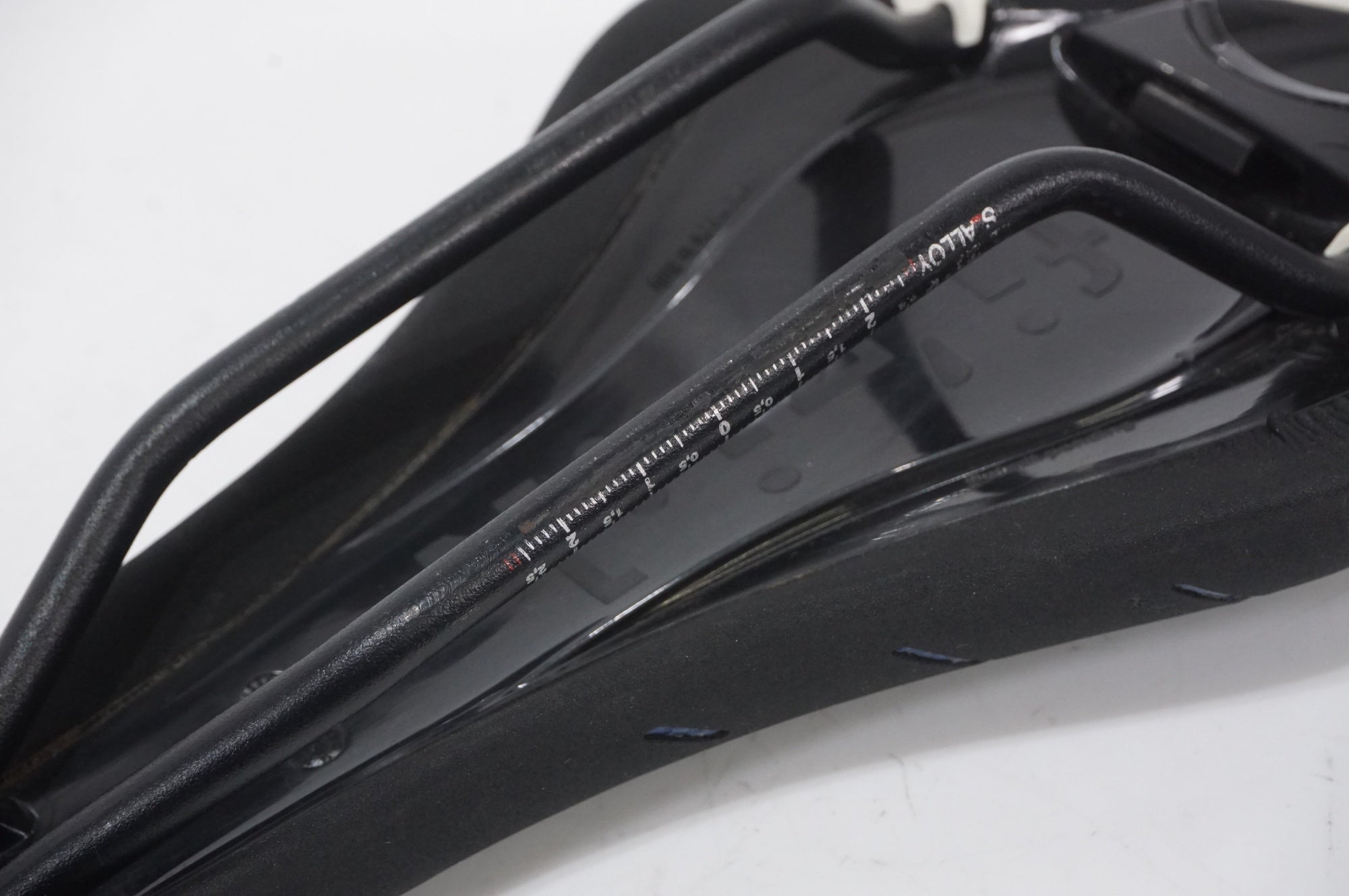 FIZIK 「フィジーク」 ARIONE R7 サドル / AKIBA店