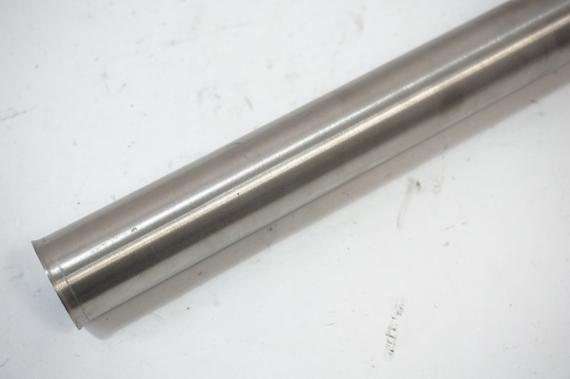 BROMPFICATION 「ブロンフィケーション」 TITANIUM φ31.8 520mm シートポスト / 世田谷店