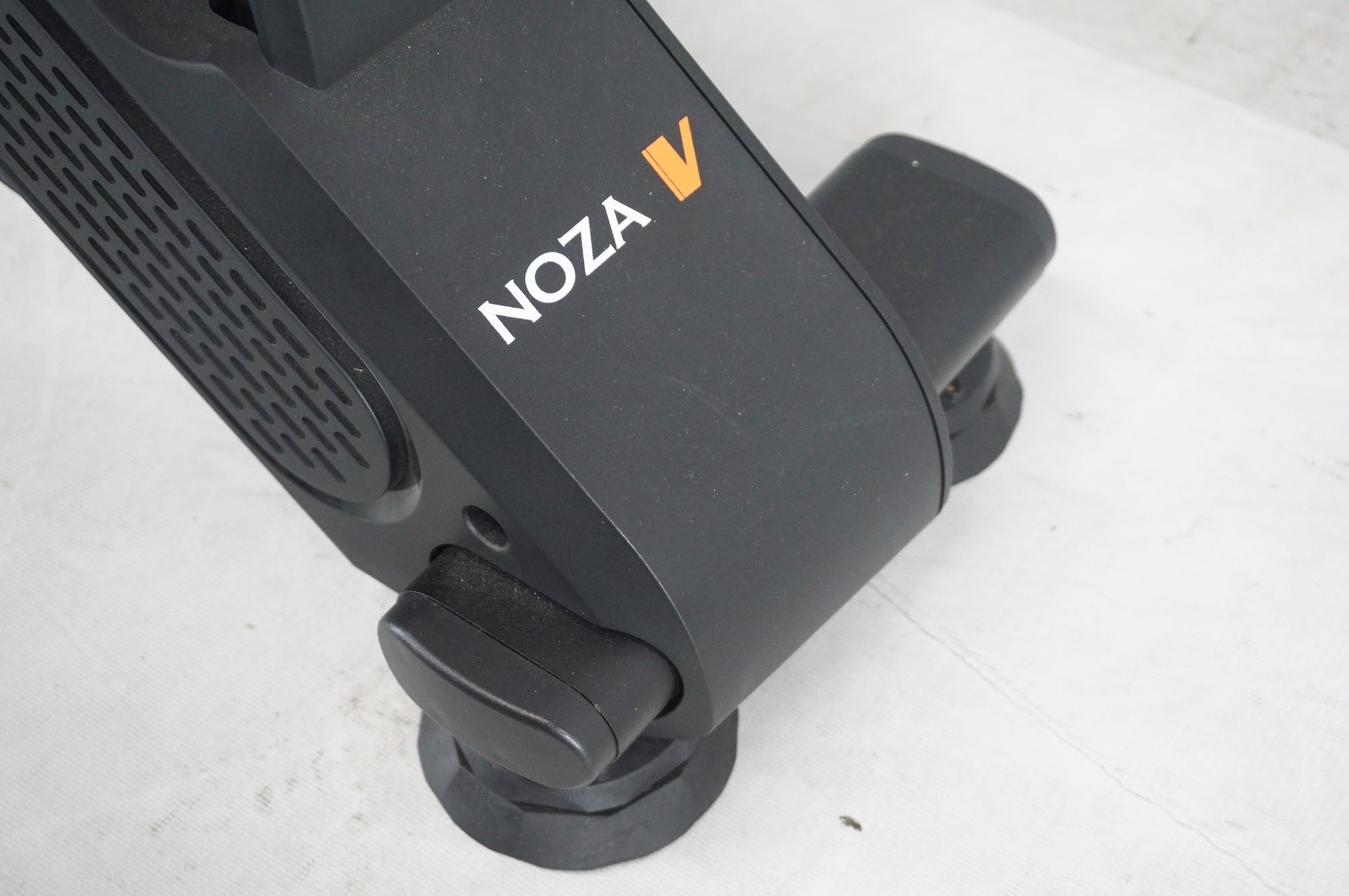 XPLOVA 「エクスプローバ」 NOZA V サイクルトレーナー / 阪急塚口店