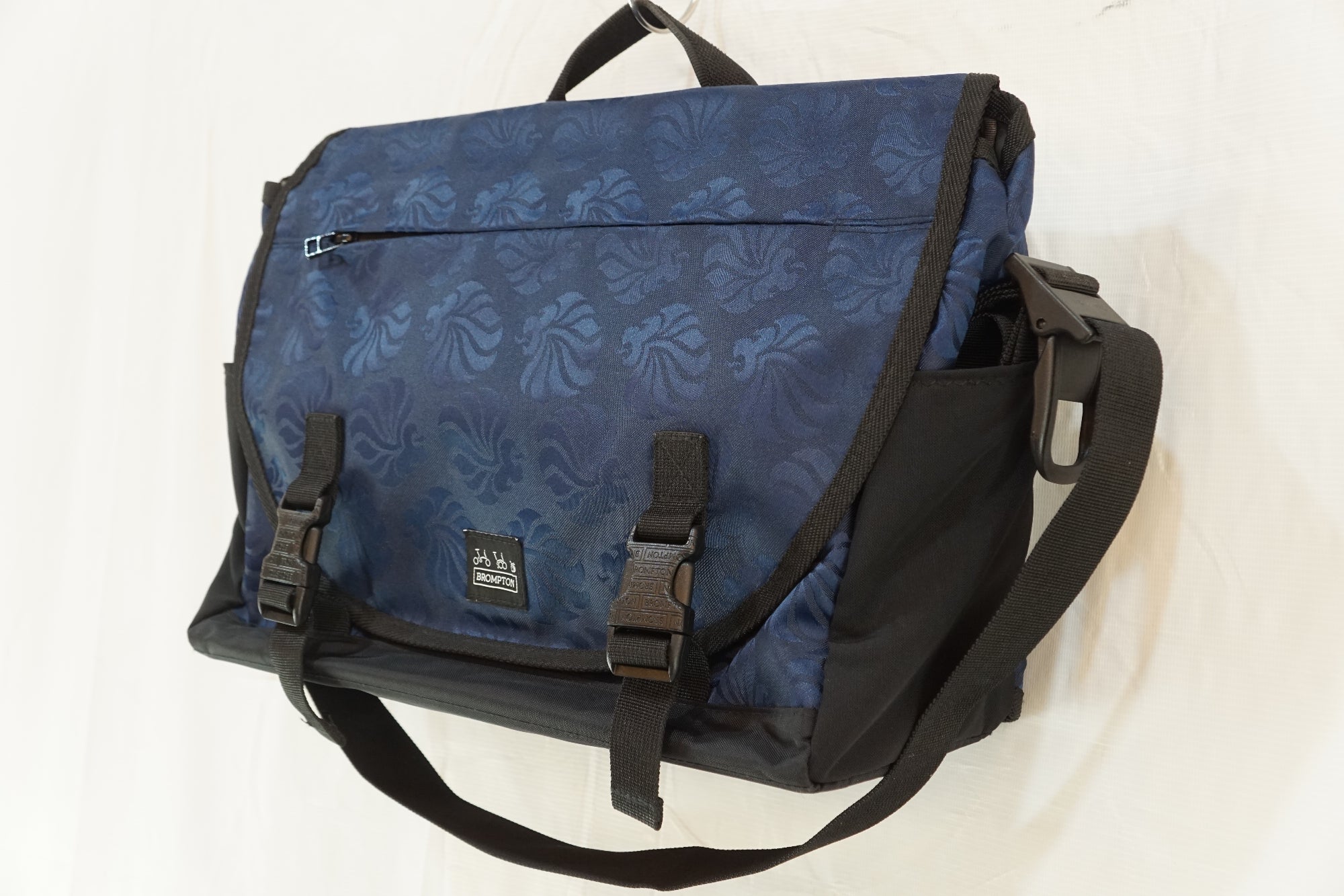 BROMPTON 「ブロンプトン」 Team GB Metro messenger bag/ バイチャリ浦和ベース