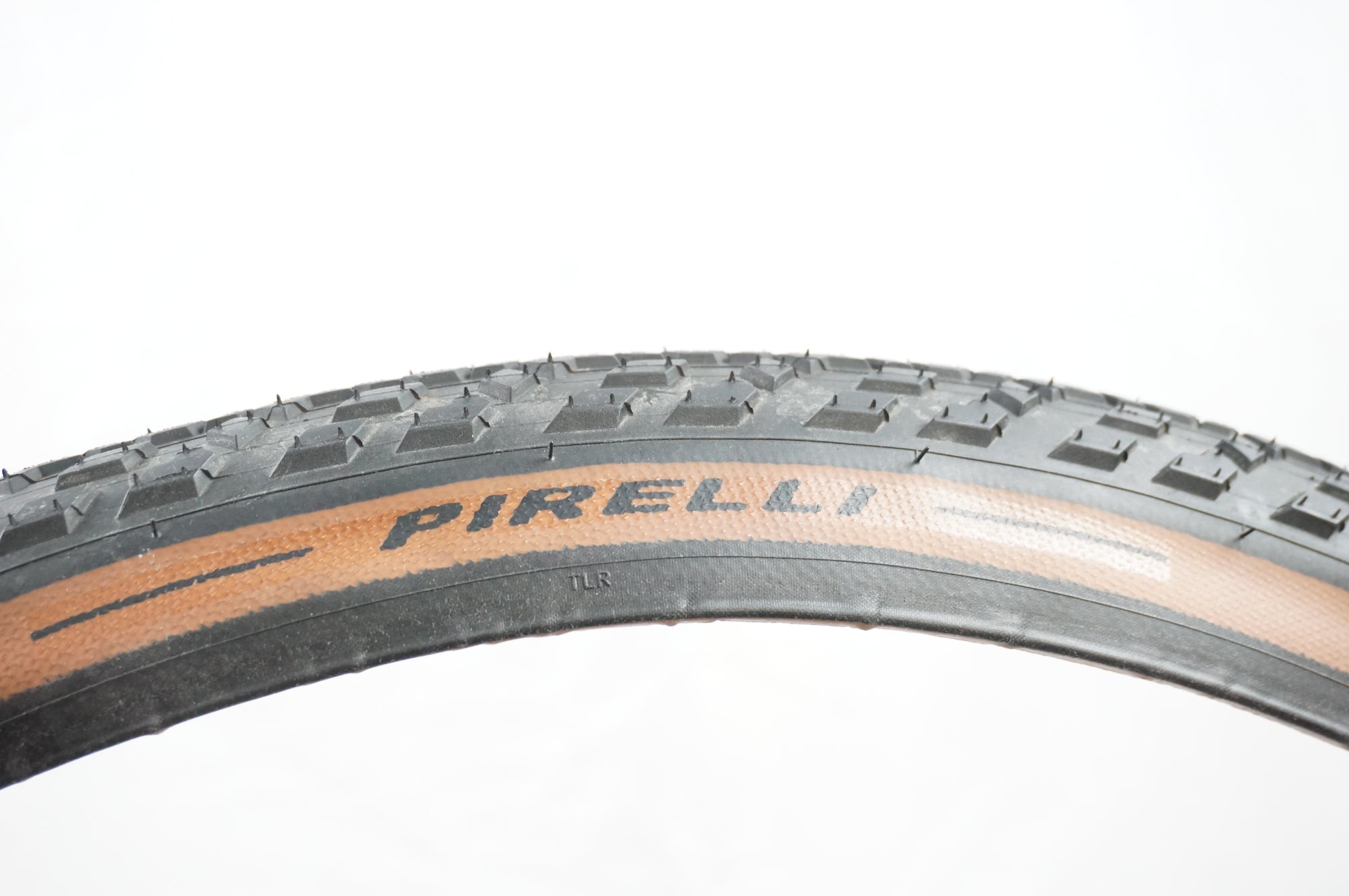 PIRELLI 「ピレリ」 CINTURATO GRAVEL M 27.5x1.8 タイヤ / 川越店