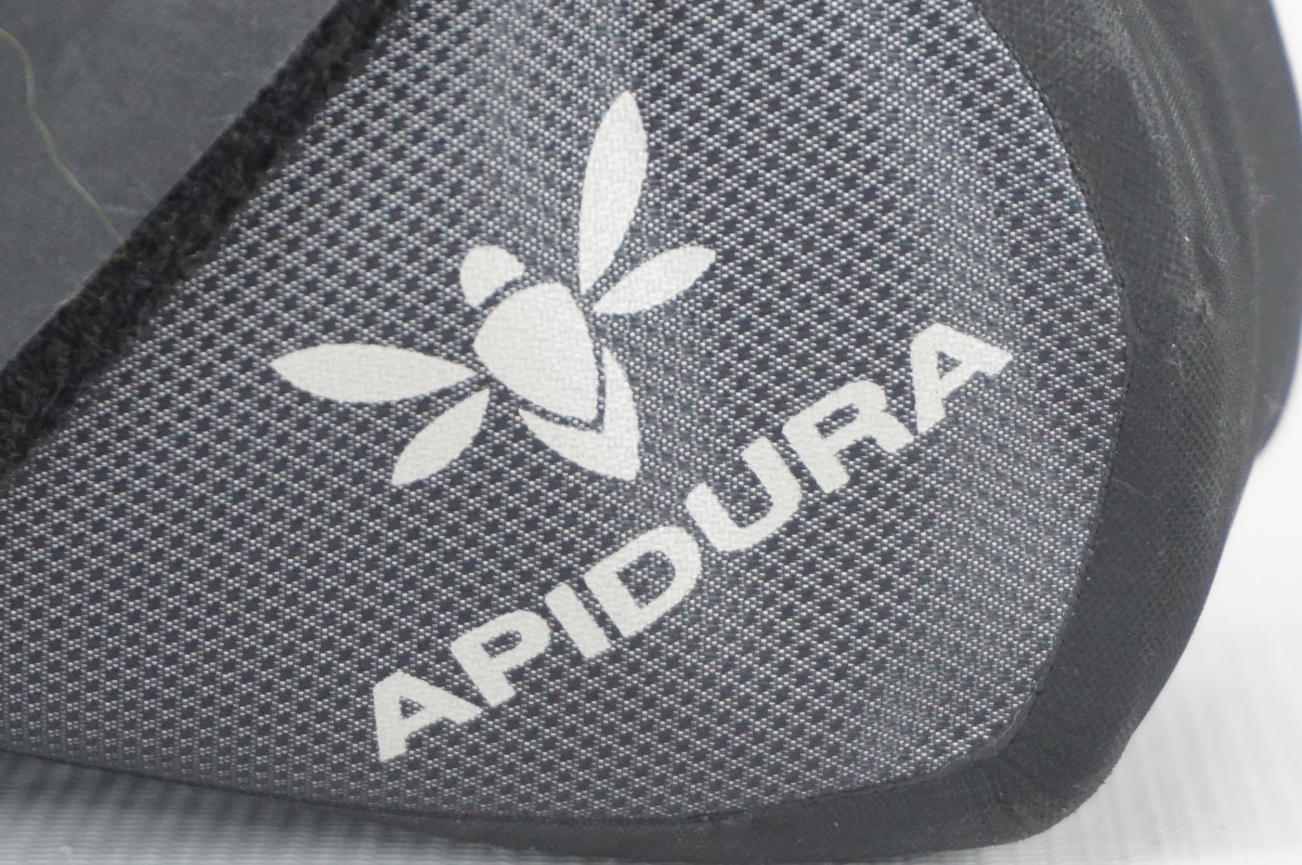 APIDURA 「アピデュラ」 エクスペディション 9L サドルパック / 阪急塚口店