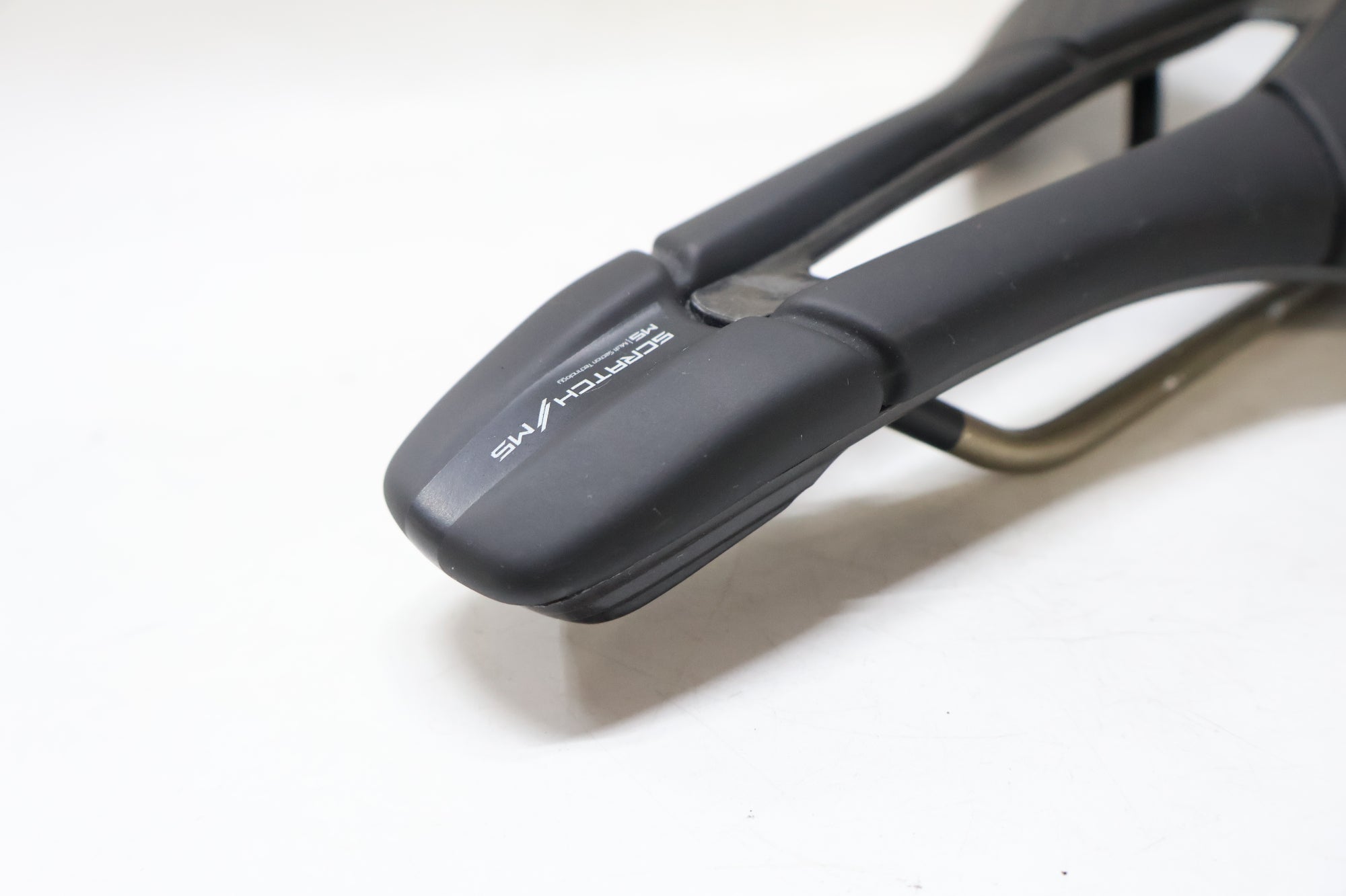 PROLOGO 「プロロゴ」 SCRATCH MS TiroX サドル / 高知店