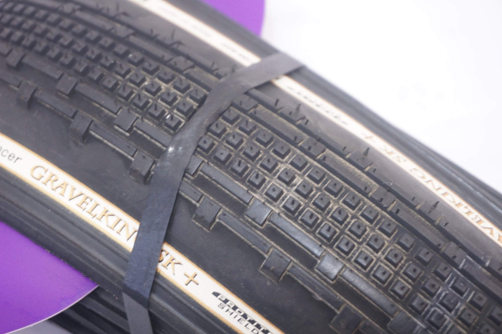 PANARACER 「パナレーサー」 GRAVELKING SK + 700-35C TLC タイヤ / 世田谷店