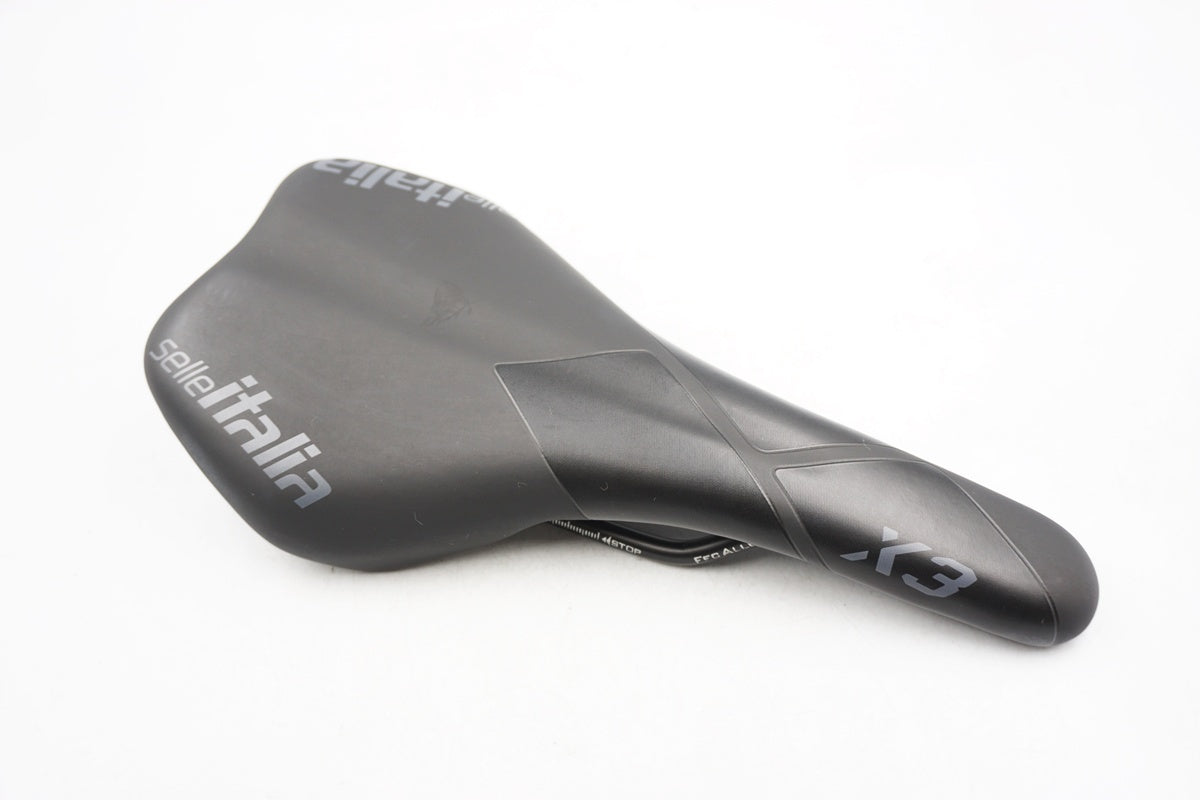SELLE ITALIA 「セライタリア」 X3 サドル / 奈良店