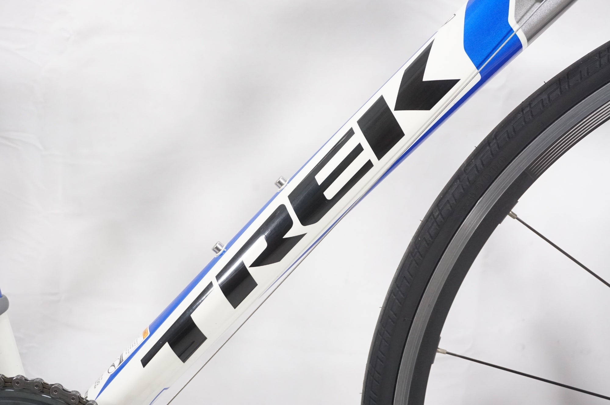 TREK 「トレック」 2.5 ALPHA 2011年モデル ロードバイク / AKIBA店 TREK 「トレック」 2.5 ALPHA 2011年モデル ロードバイク / AKIBA店