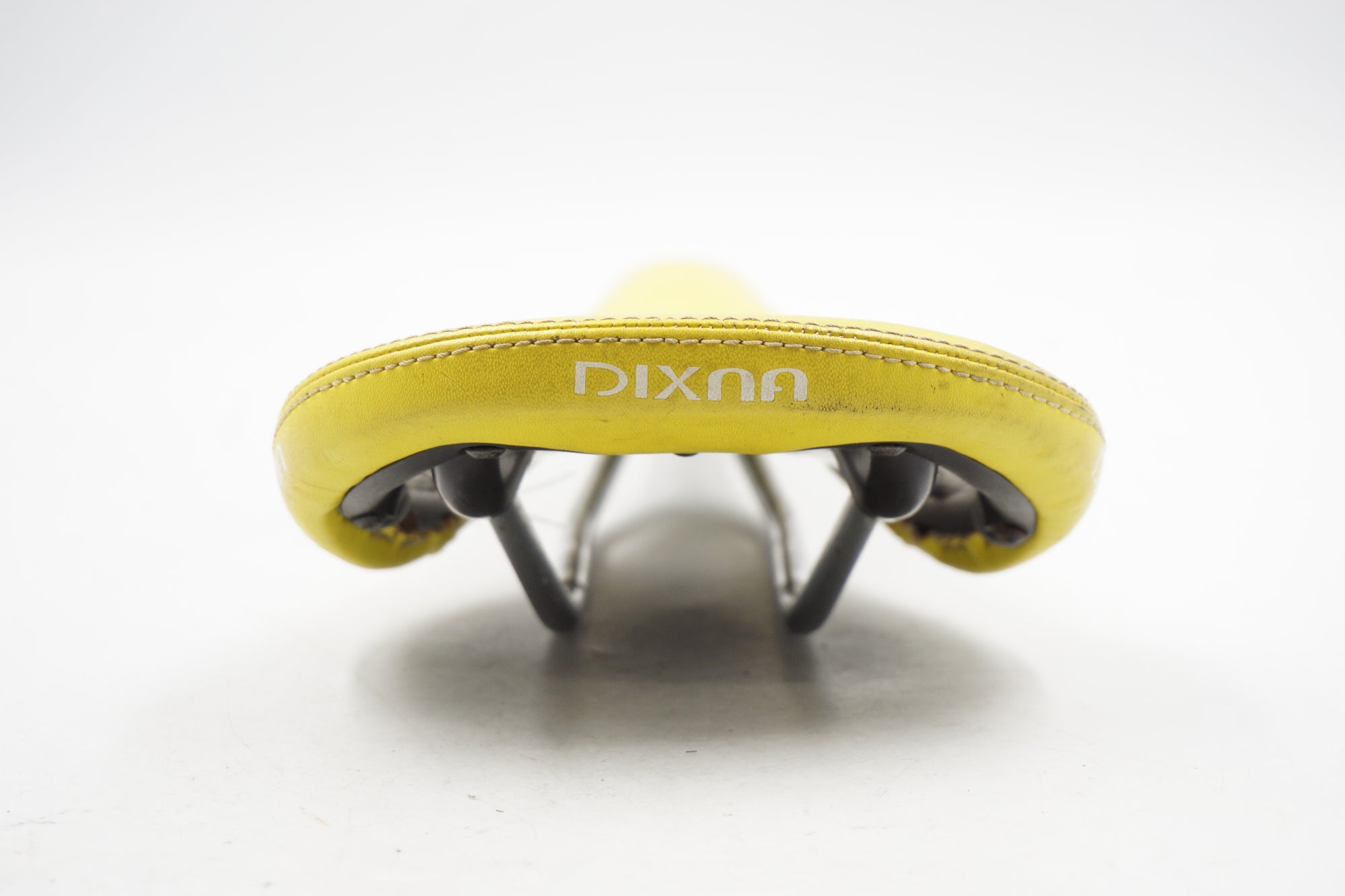 DIXNA 「ディズナ」 サドル / 奈良店