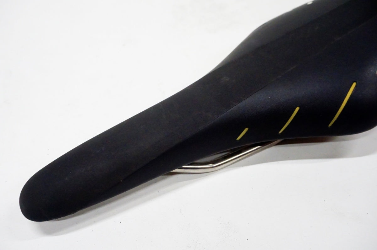 FIZIK 「フィジーク」 ARIONE R5 サドル / 名古屋大須店