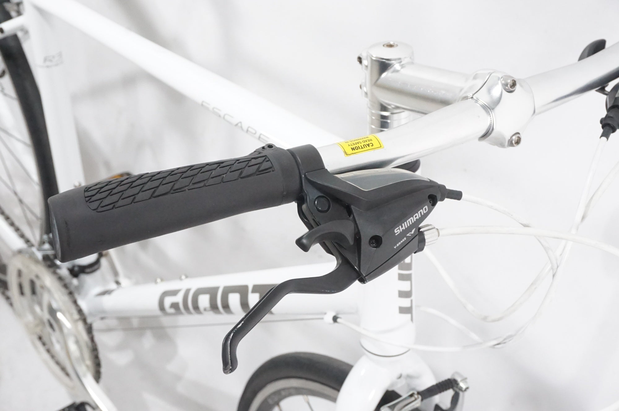 GIANT 「ジャイアント」 ESCAPE R3 2021年モデル クロスバイク / AKIBA店