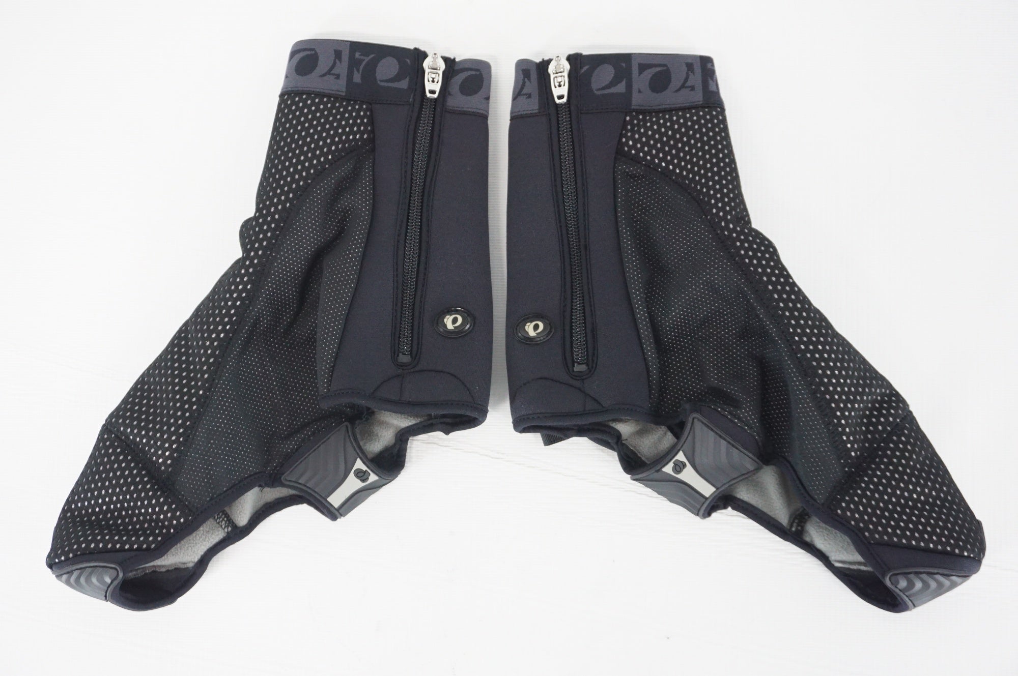 PEARL IZUMI 「パールイズミ」 WIND BREAK TITANIUM Lサイズ シューズカバー / 阪急塚口店