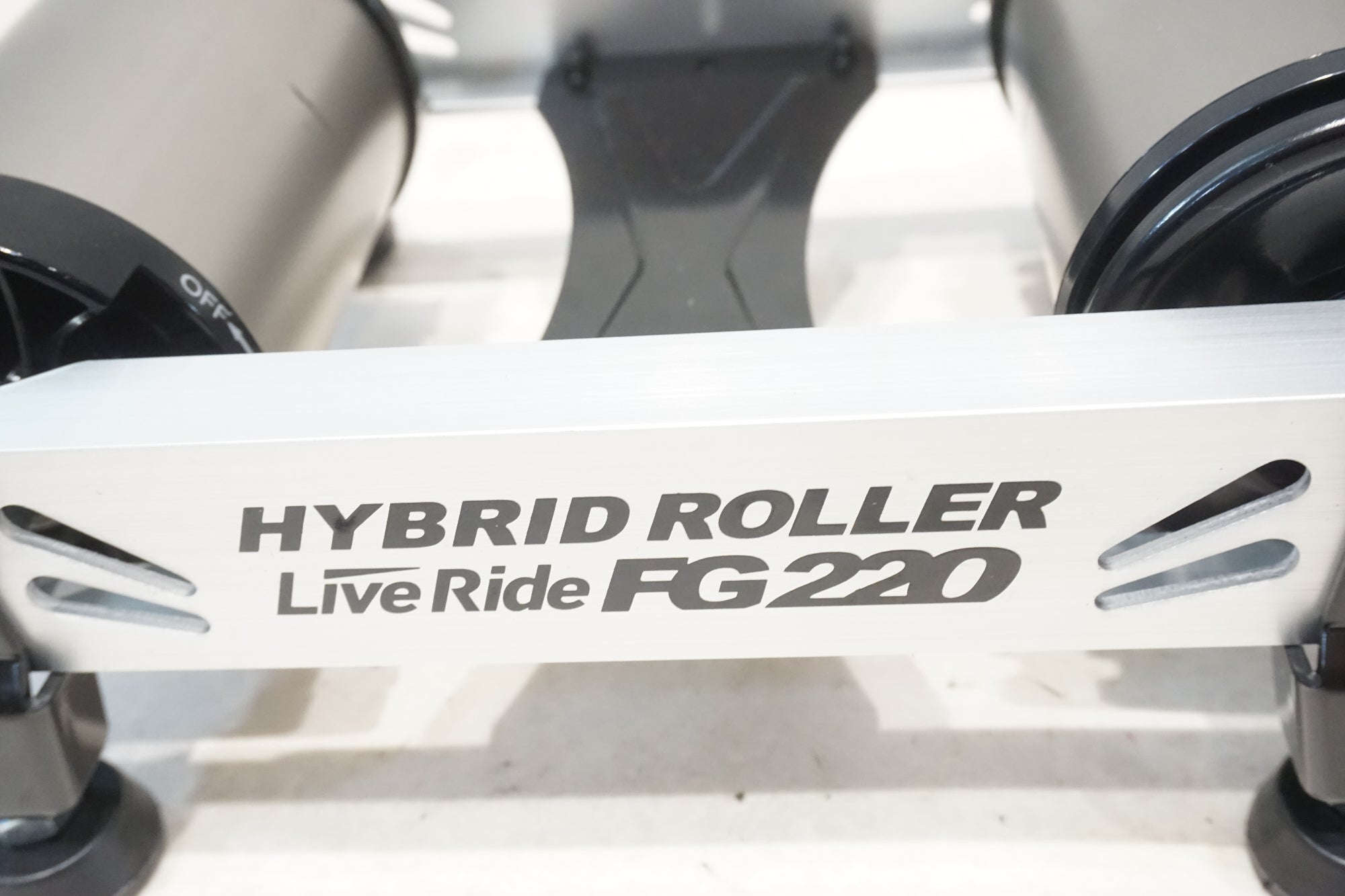MINOURA 「ミノウラ」 HYBRID ROLLER LIVE RIDE FG220 サイクルトレーナー / 横浜戸塚店