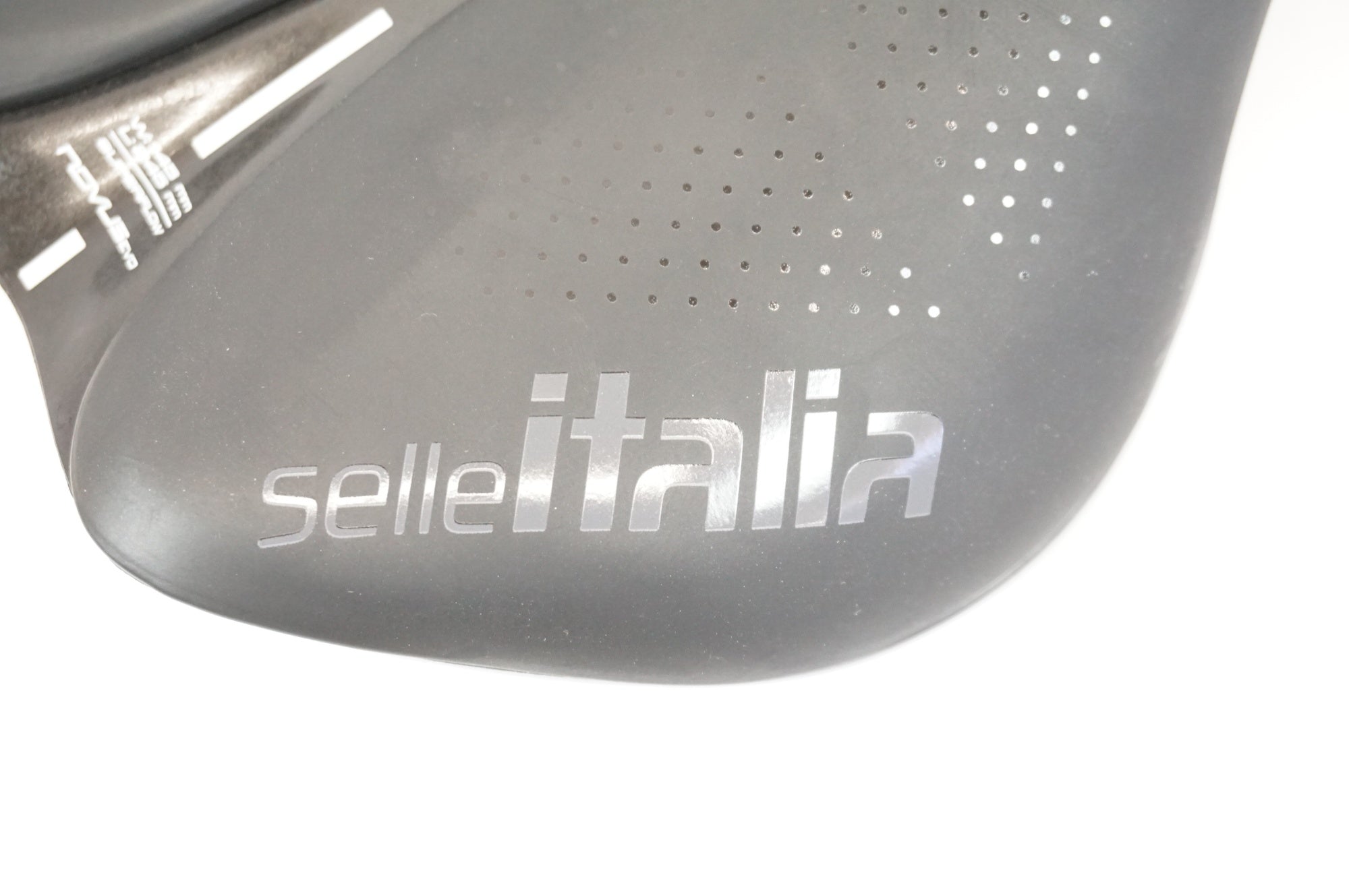 SELLE ITALIA 「セライタリア」 NOVUS BOOST EVO SUPERFLOW サドル / 宇都宮店